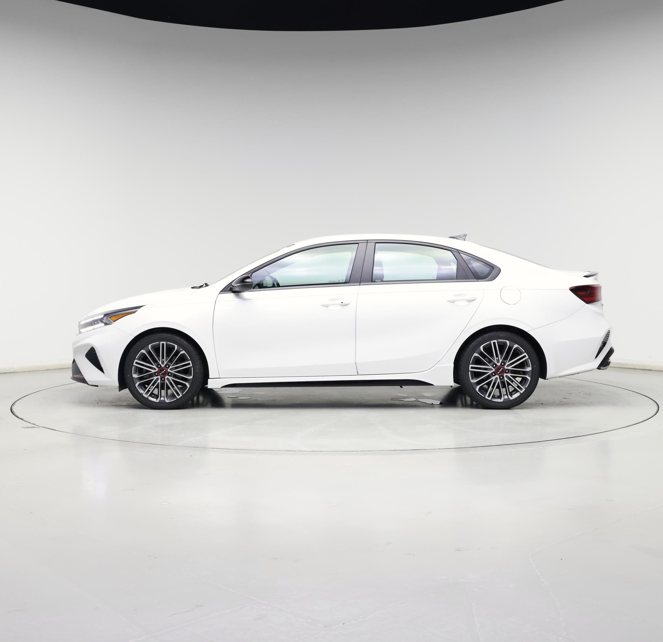 Thumbnail: 2023 Kia Forte - 3
