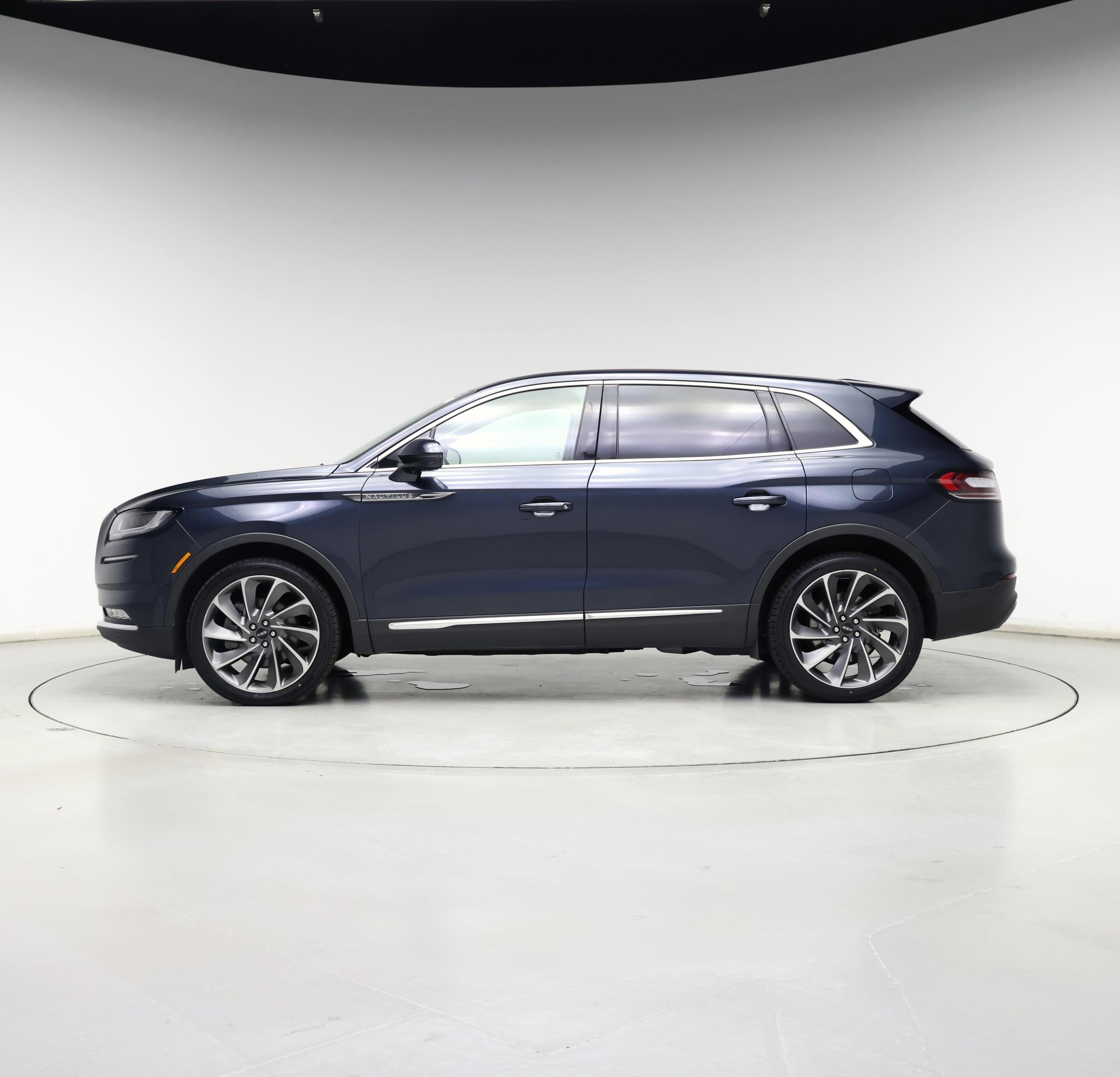 Thumbnail: 2022 Lincoln Nautilus - 3