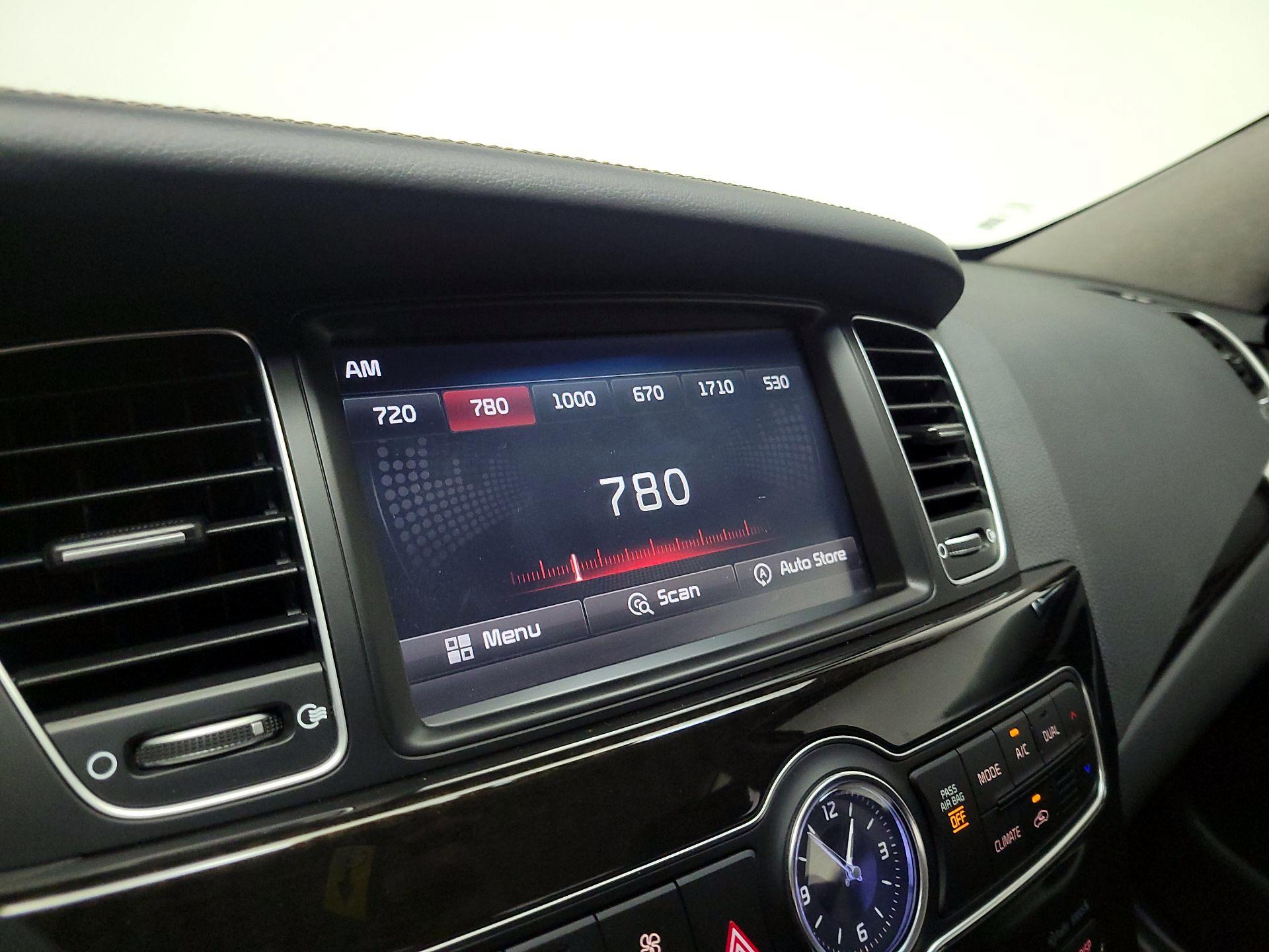 Thumbnail: 2014 Kia Cadenza - 16