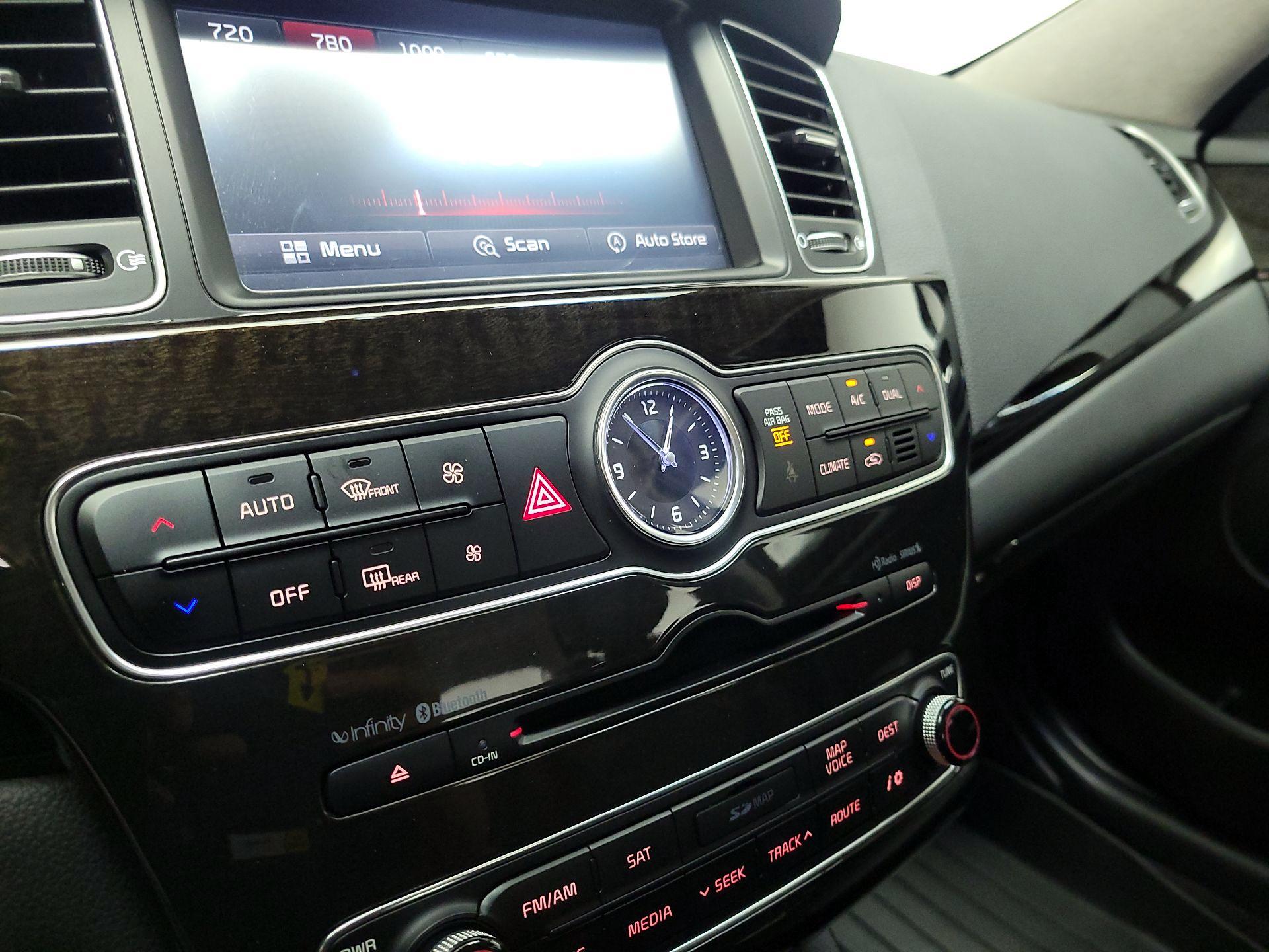 Thumbnail: 2014 Kia Cadenza - 17