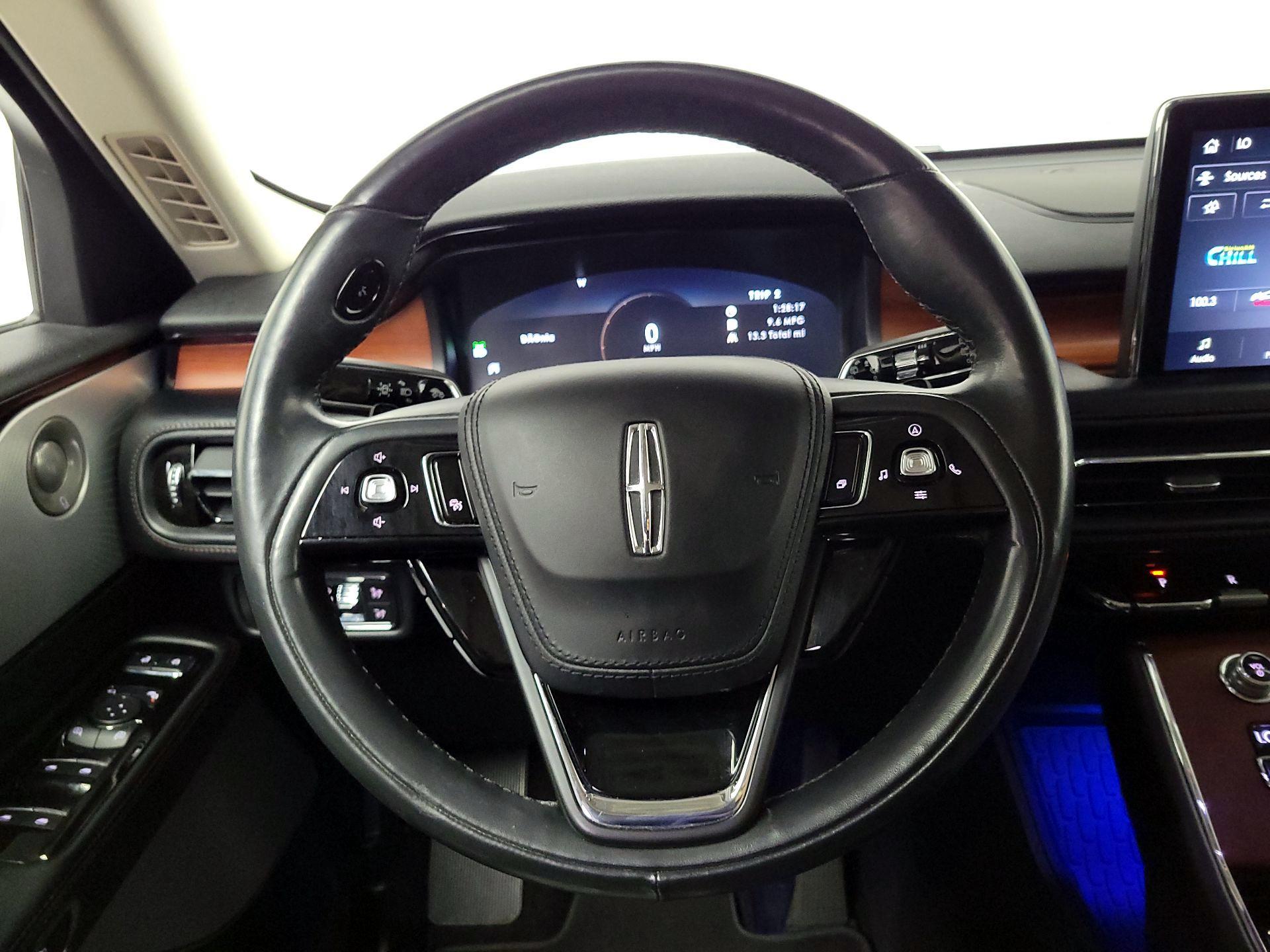 Thumbnail: 2020 Lincoln Aviator - 10