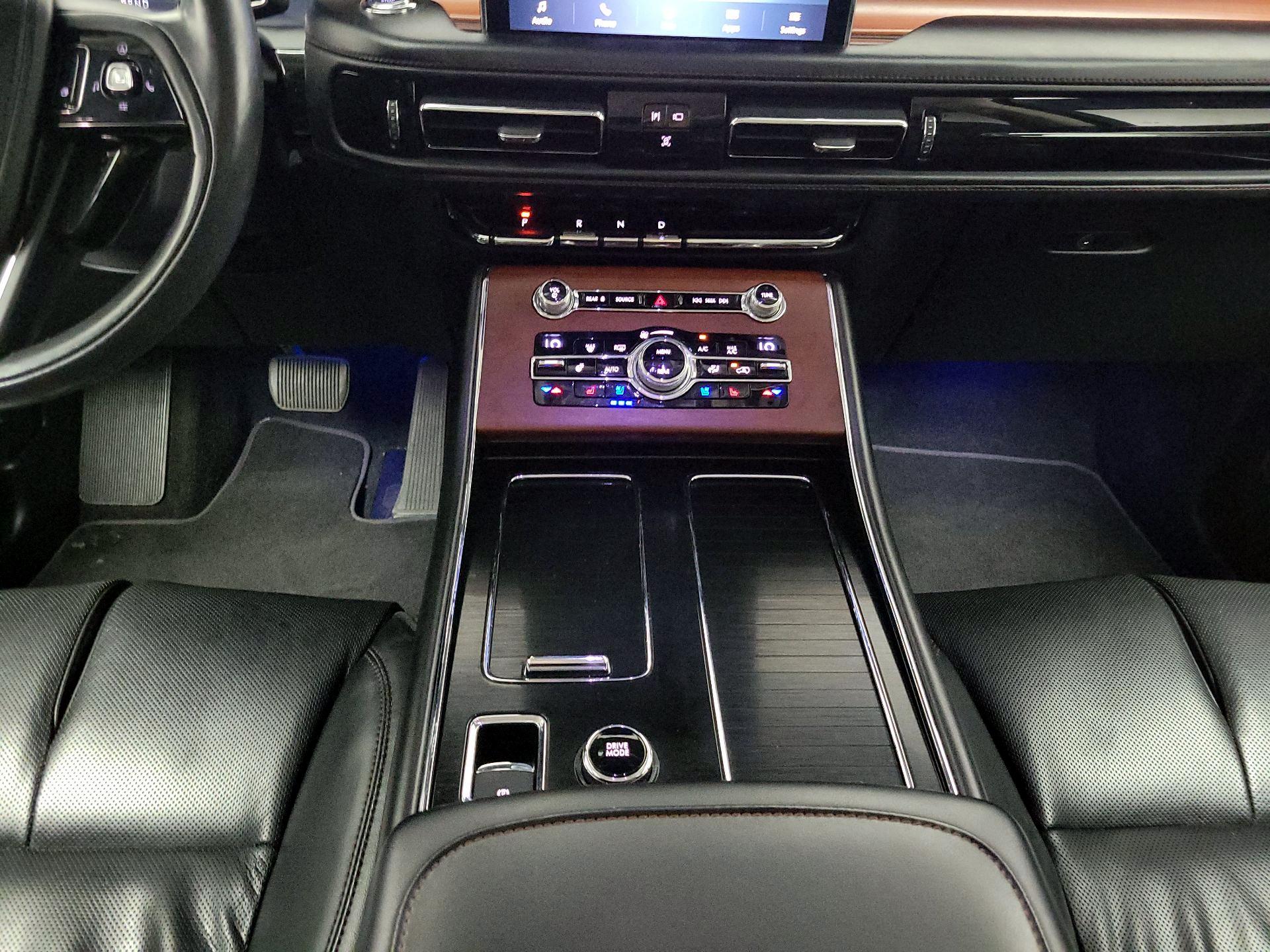 Thumbnail: 2020 Lincoln Aviator - 18