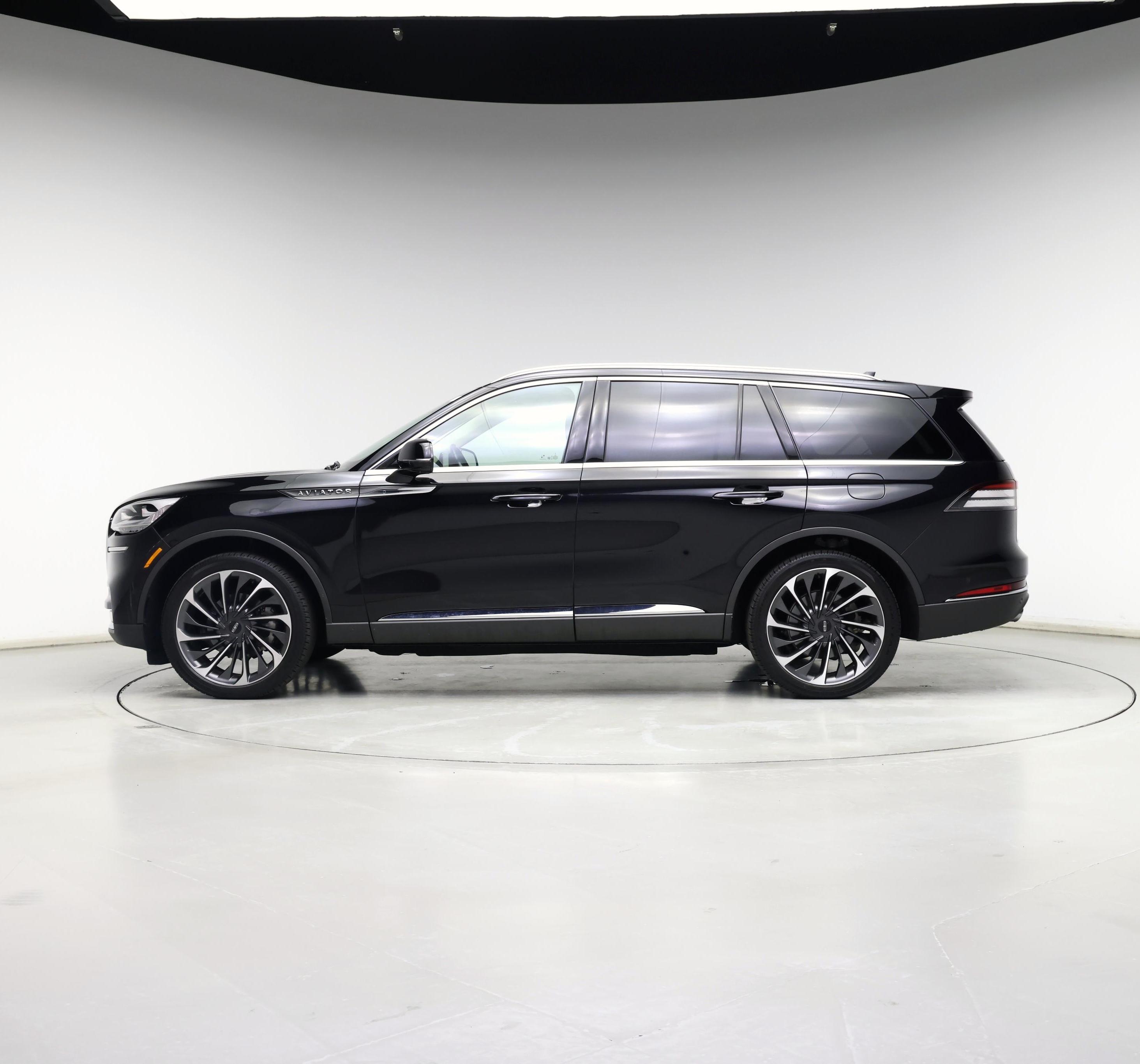 Thumbnail: 2020 Lincoln Aviator - 3