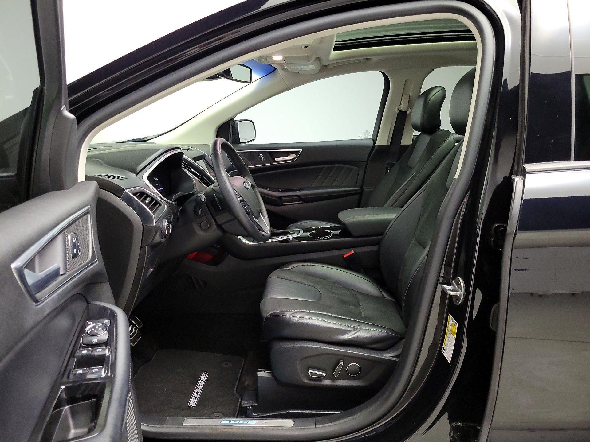 Thumbnail: 2016 Ford Edge - 11