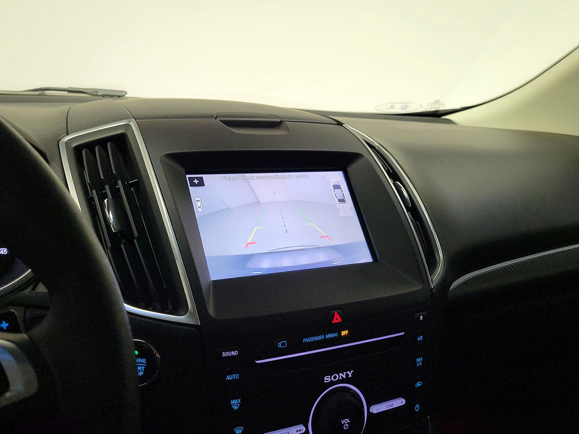 Thumbnail: 2016 Ford Edge - 15