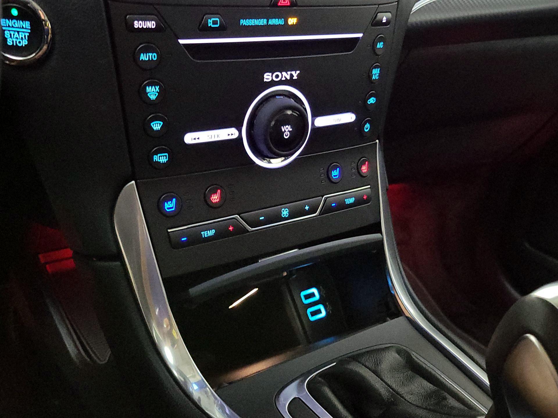 Thumbnail: 2016 Ford Edge - 17