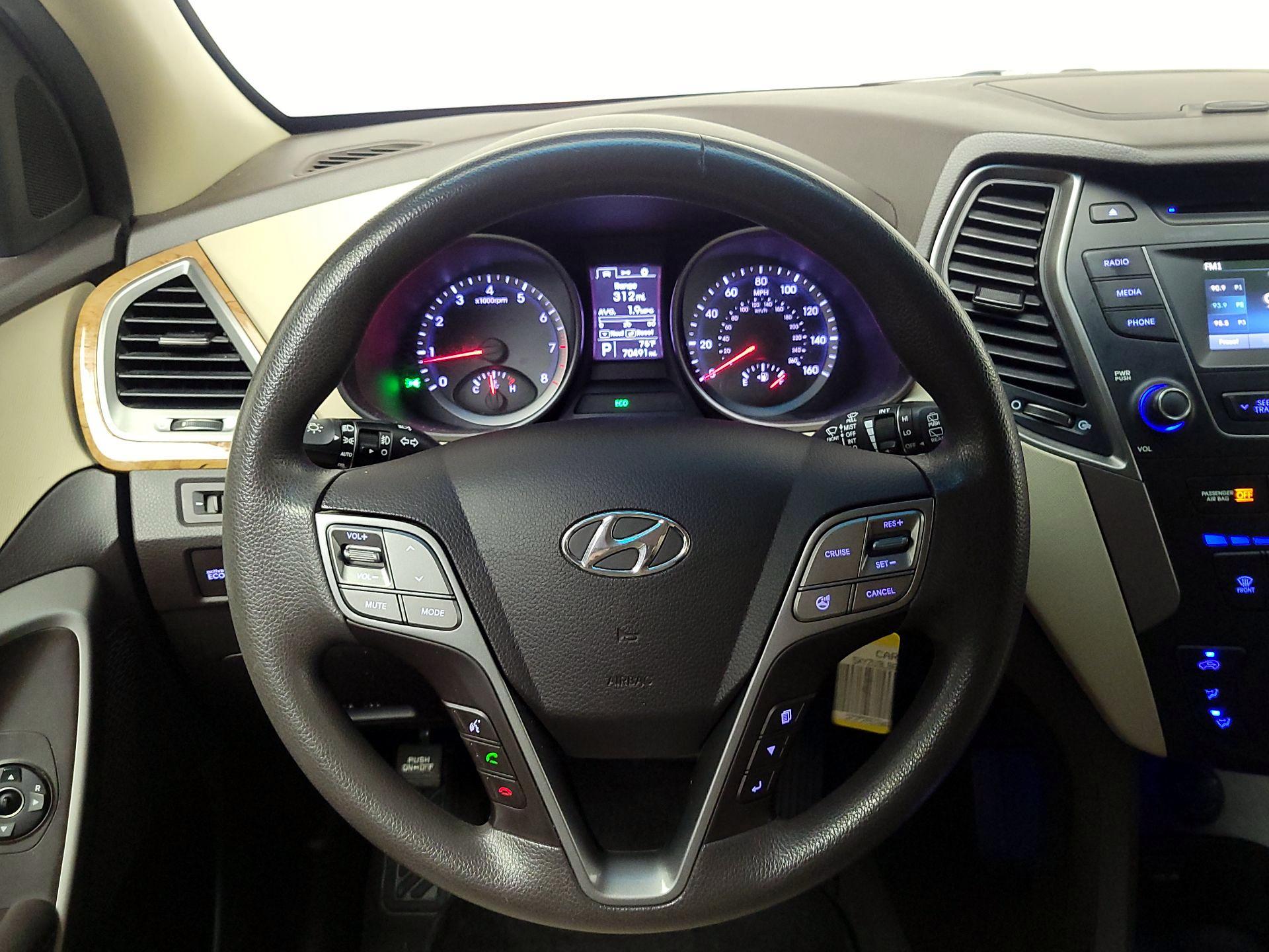 Thumbnail: 2016 Hyundai Santa Fe - 10