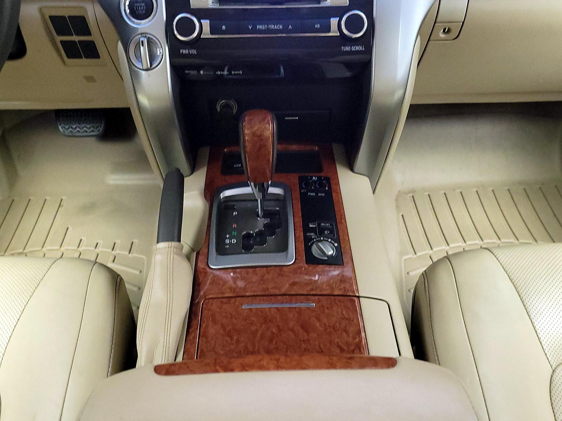 Thumbnail: 2014 Toyota Land Cruiser - 18