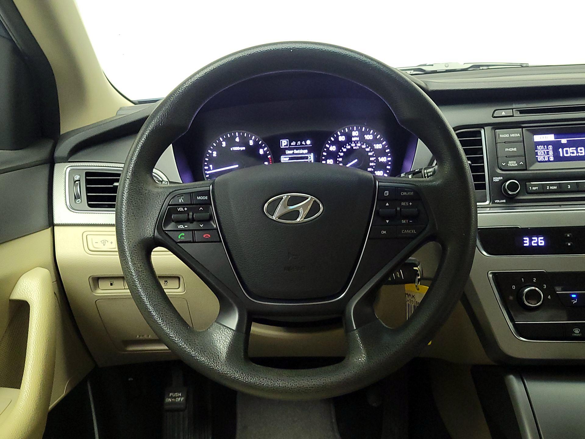Thumbnail: 2016 Hyundai Sonata - 10