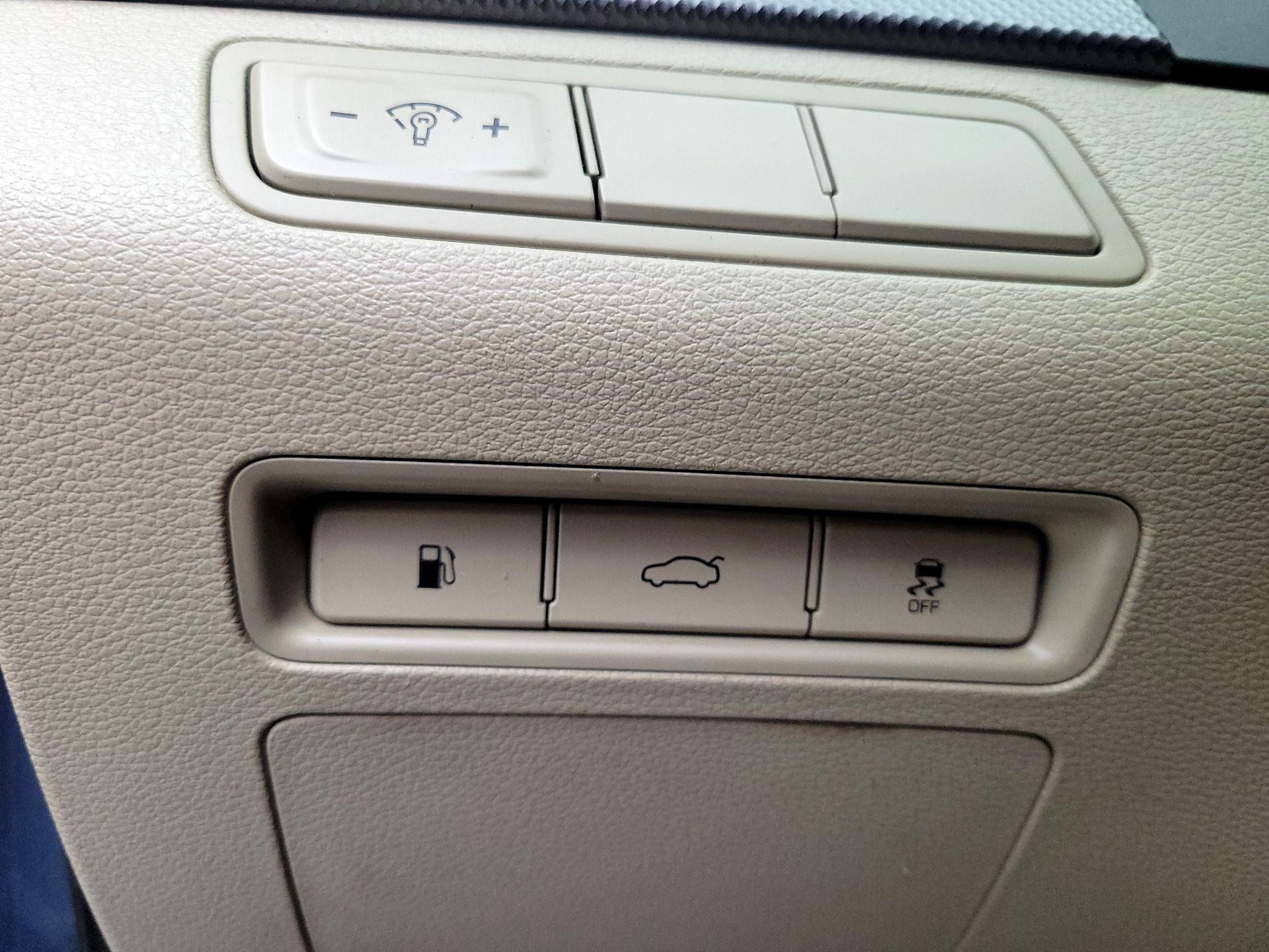 Thumbnail: 2016 Hyundai Sonata - 13