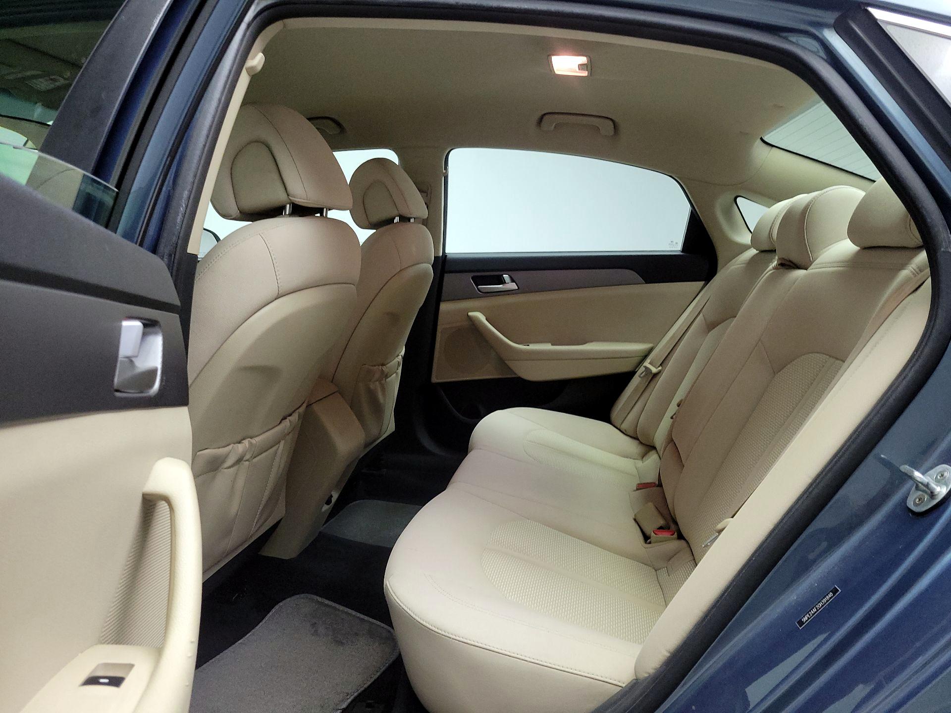 Thumbnail: 2016 Hyundai Sonata - 18