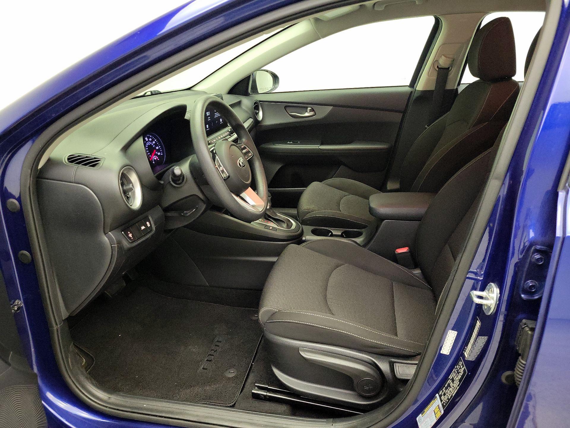 Thumbnail: 2020 Kia Forte - 11