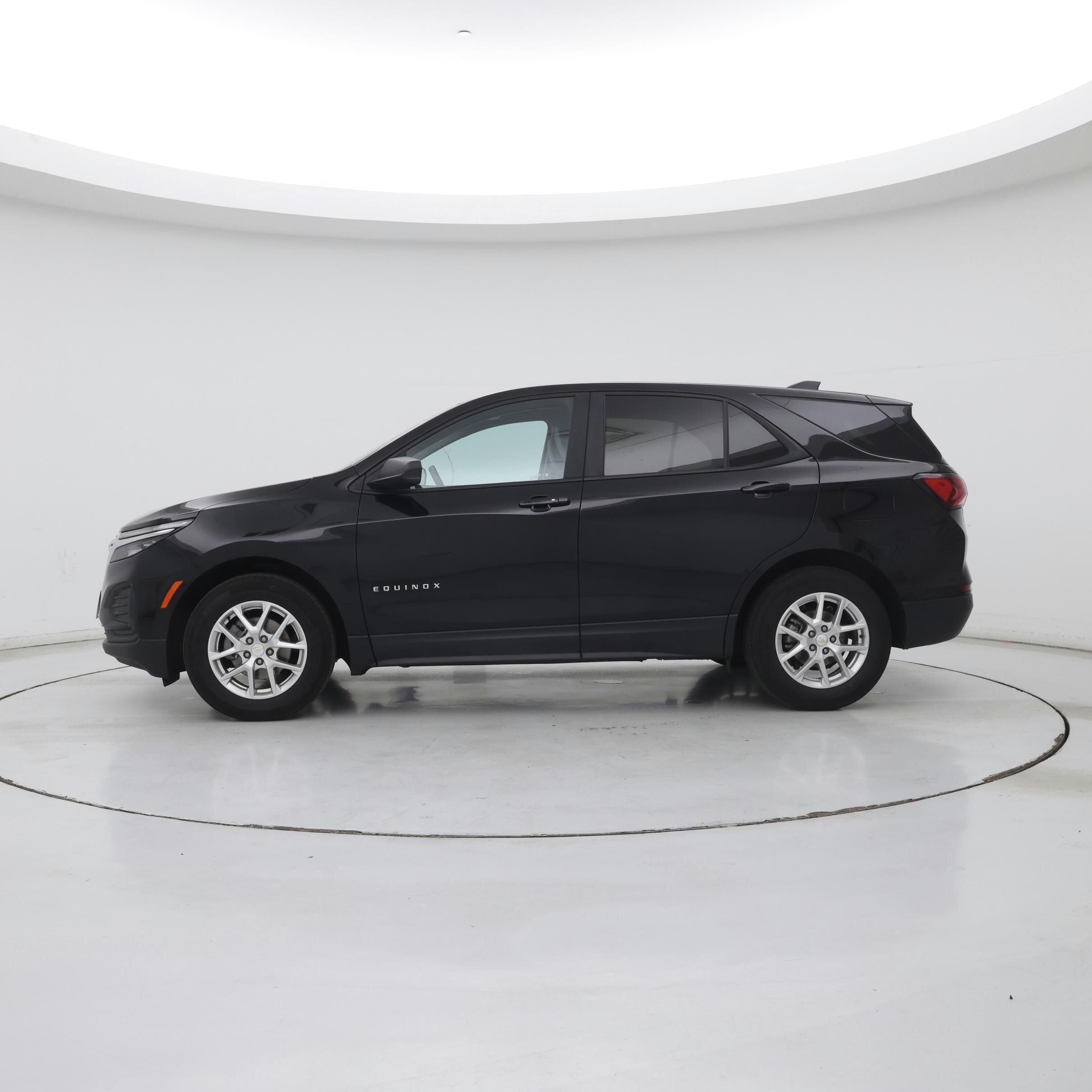 Thumbnail: 2023 Chevrolet Equinox - 3