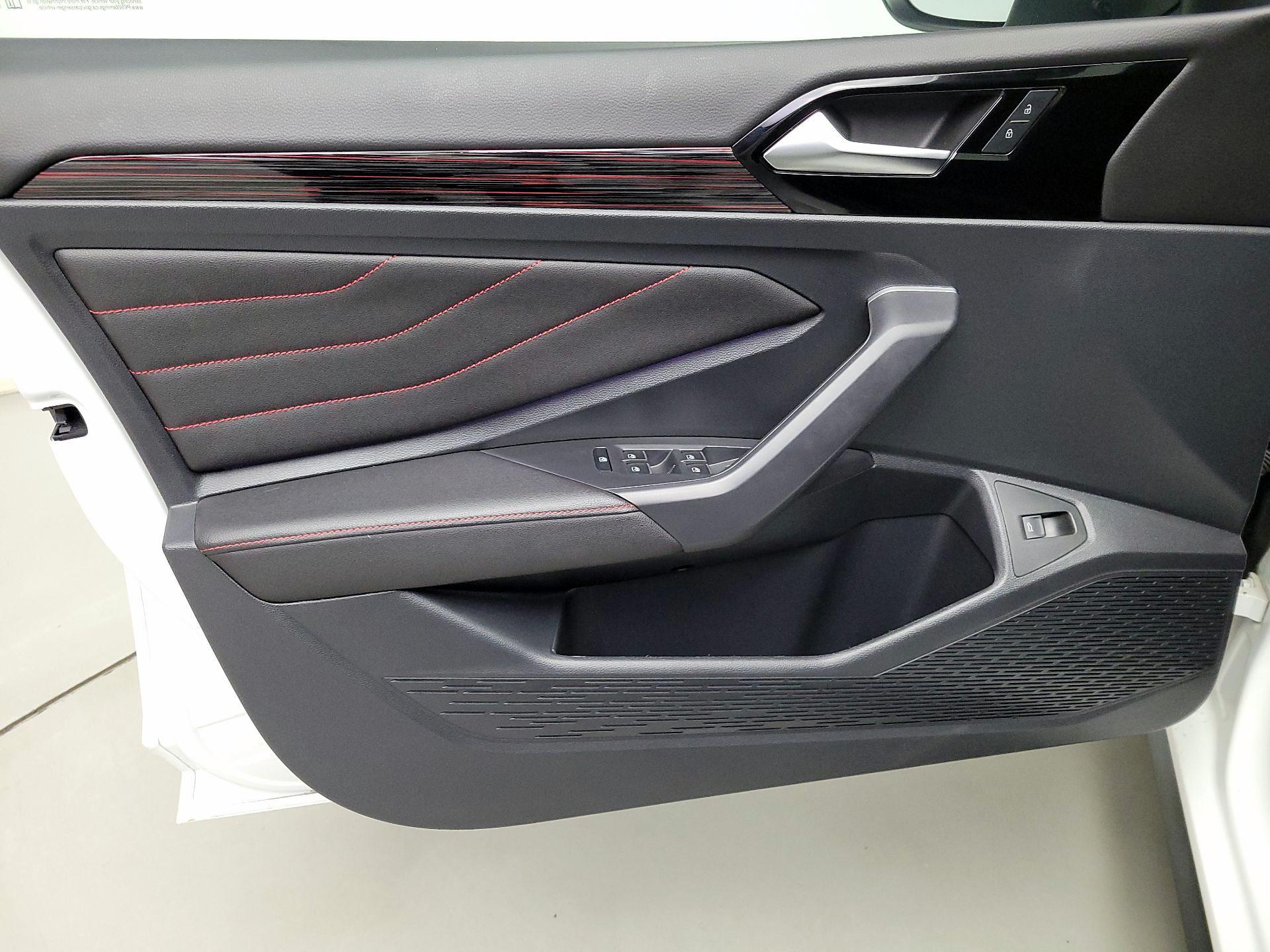 Thumbnail: 2023 Volkswagen Jetta - 12
