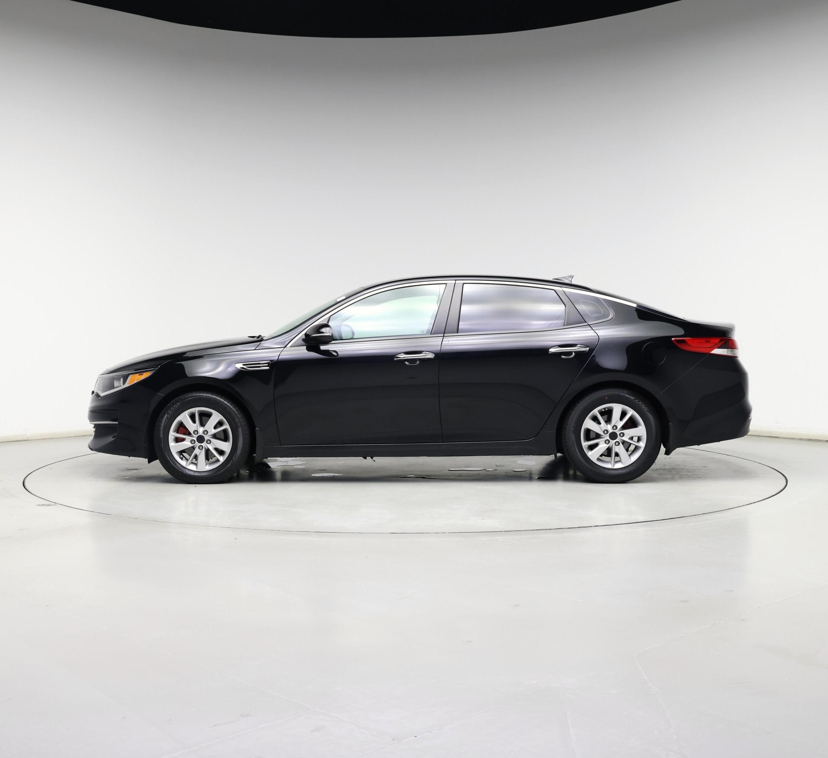 Thumbnail: 2017 Kia Optima - 3
