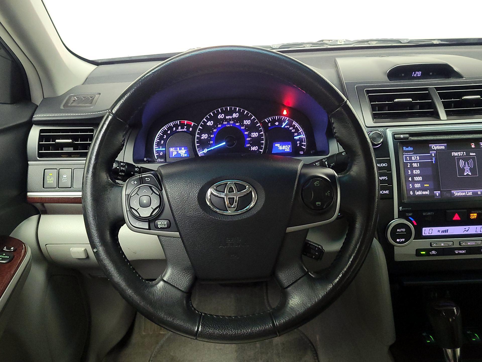 Thumbnail: 2014 Toyota Camry - 10