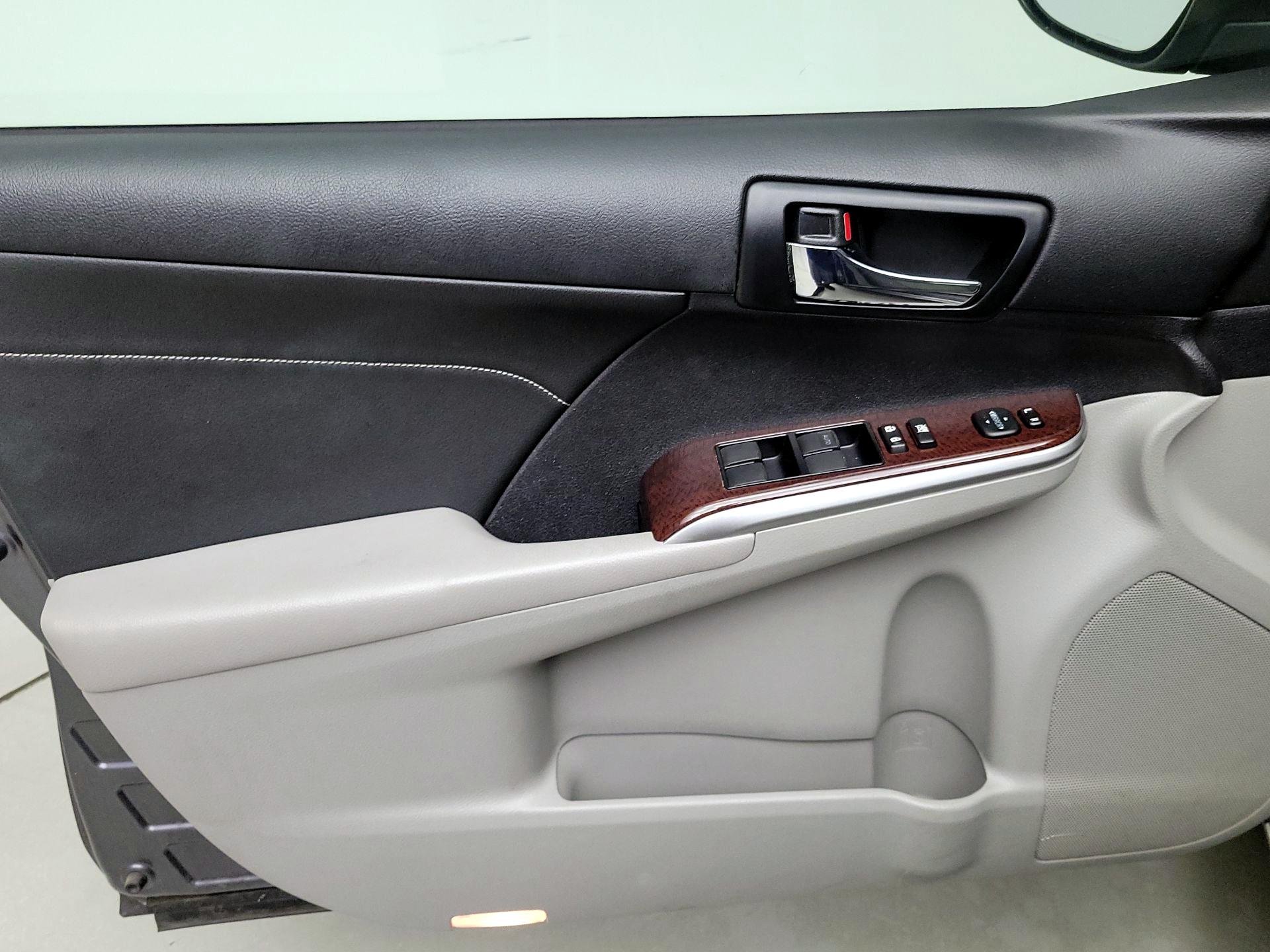 Thumbnail: 2014 Toyota Camry - 12