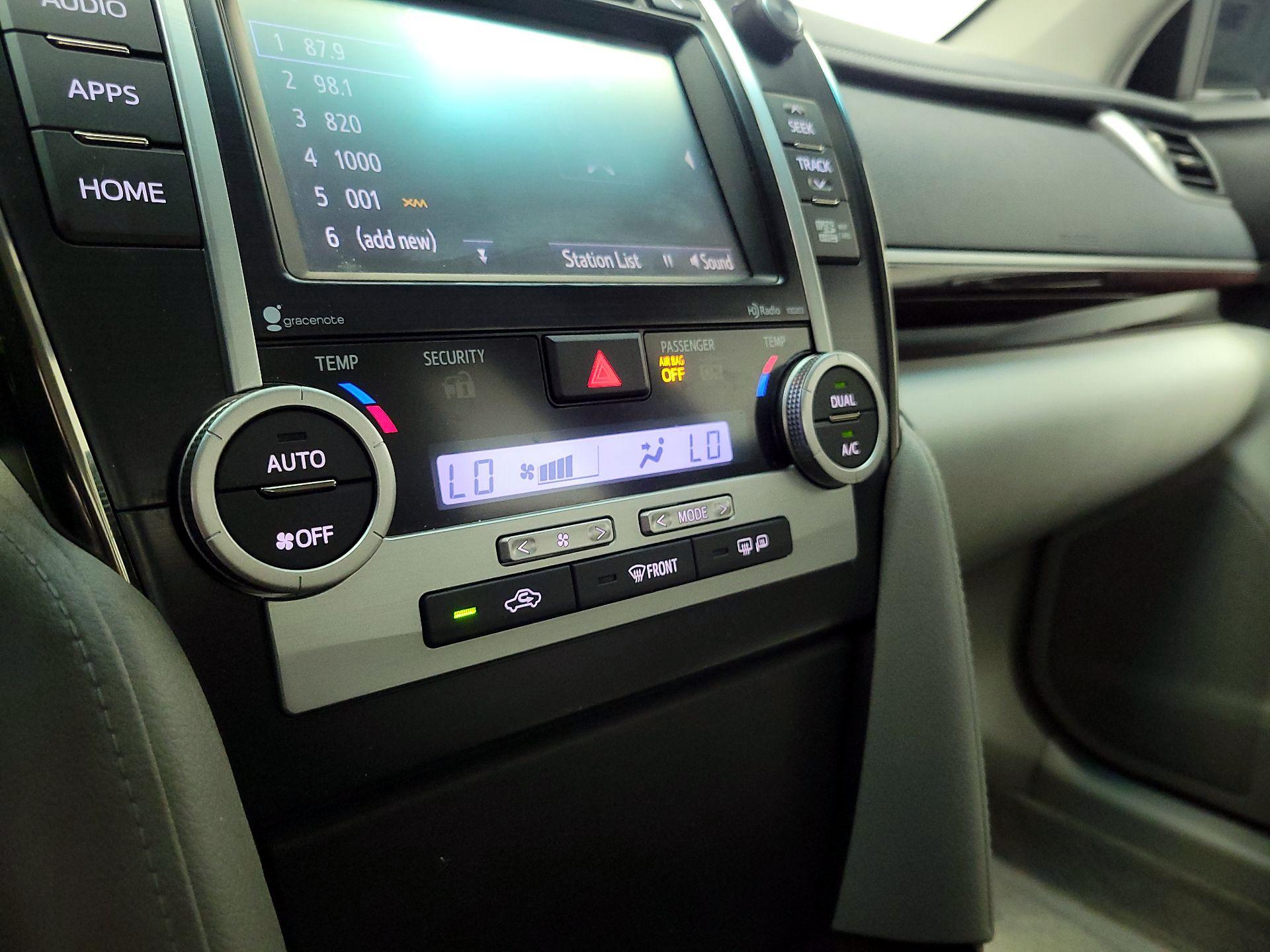 Thumbnail: 2014 Toyota Camry - 16