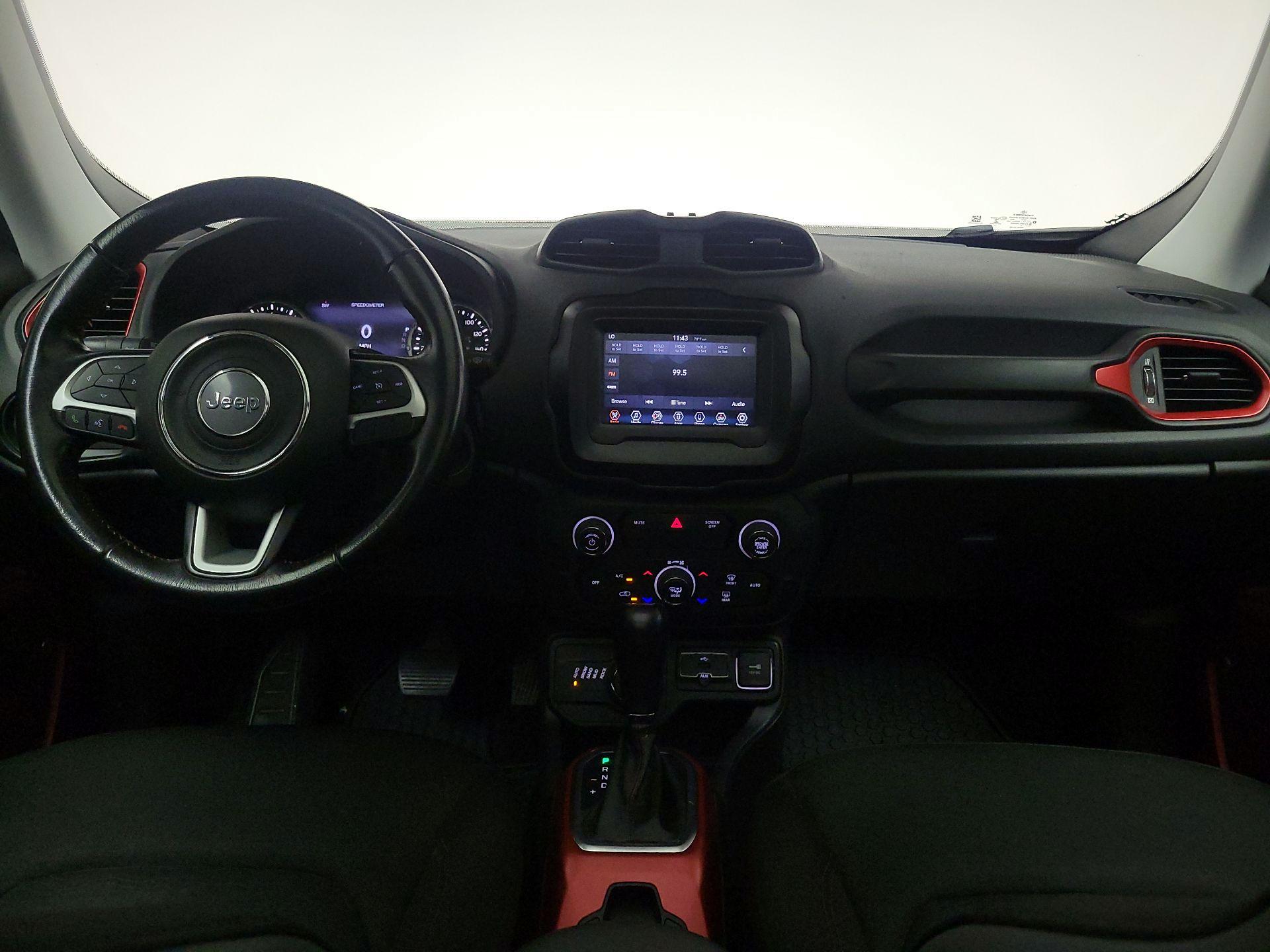 Thumbnail: 2018 Jeep Renegade - 9