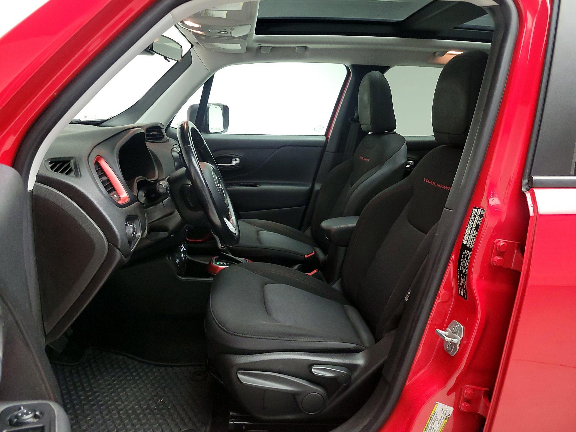 Thumbnail: 2018 Jeep Renegade - 11