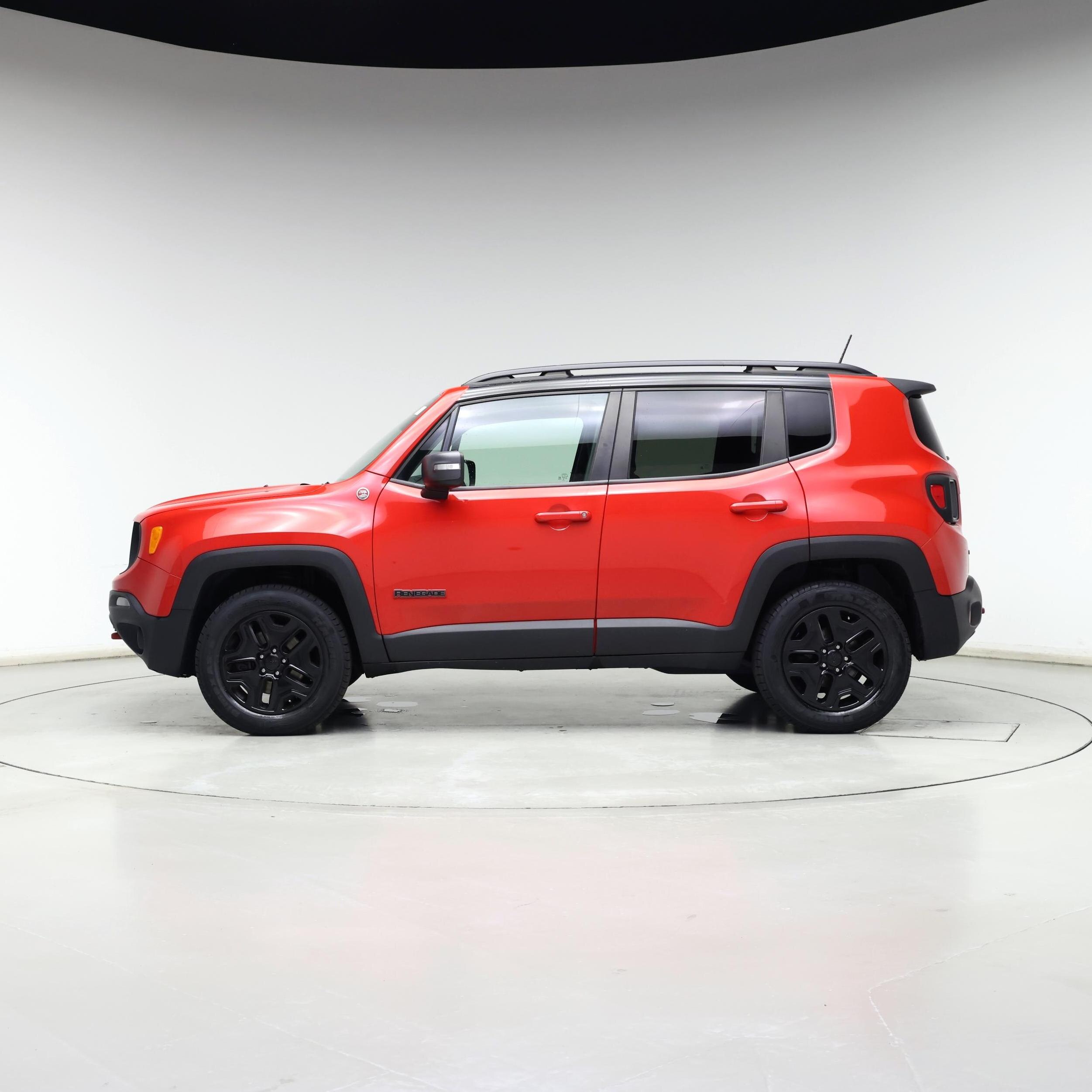 Thumbnail: 2018 Jeep Renegade - 3