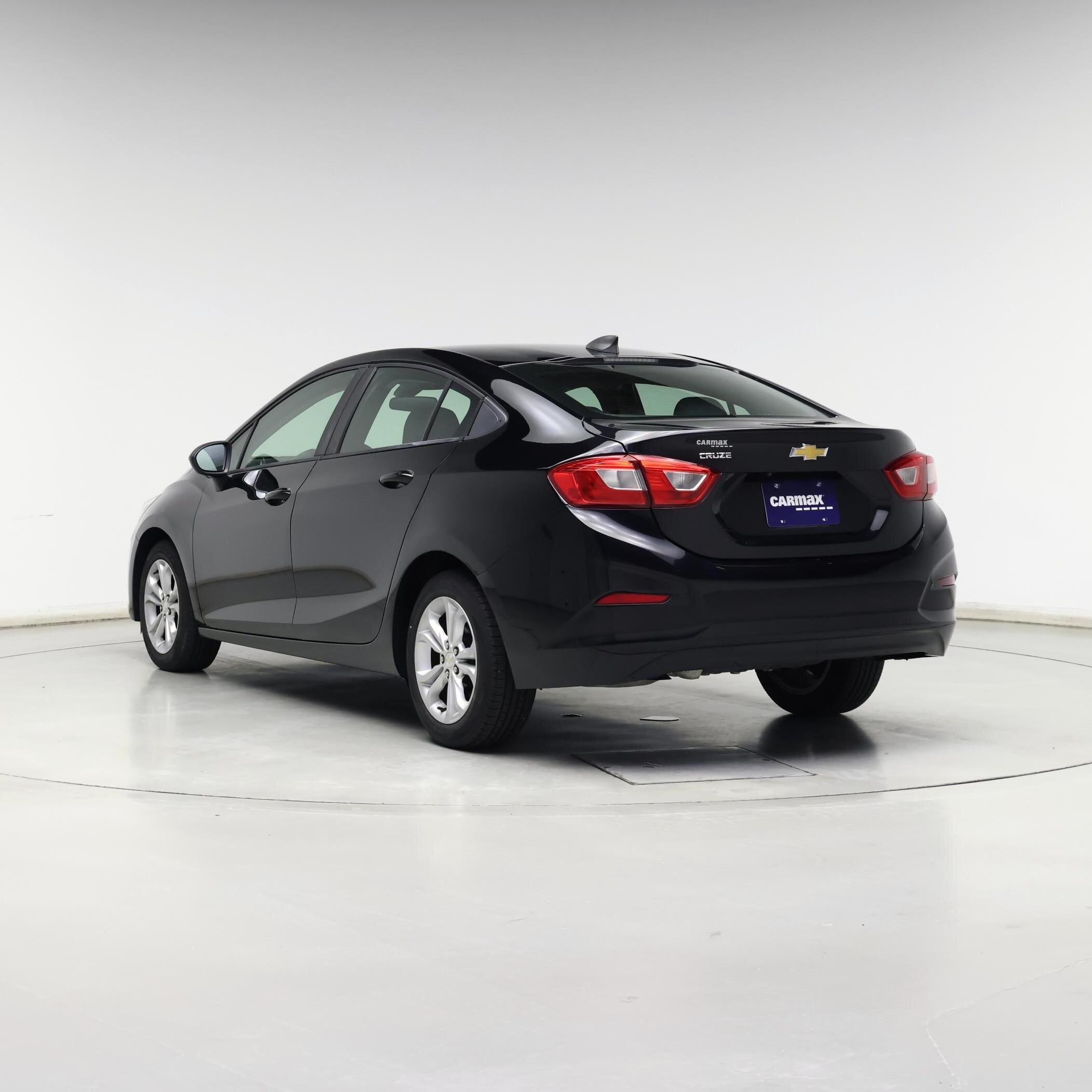 Thumbnail: 2019 Chevrolet Cruze - 2