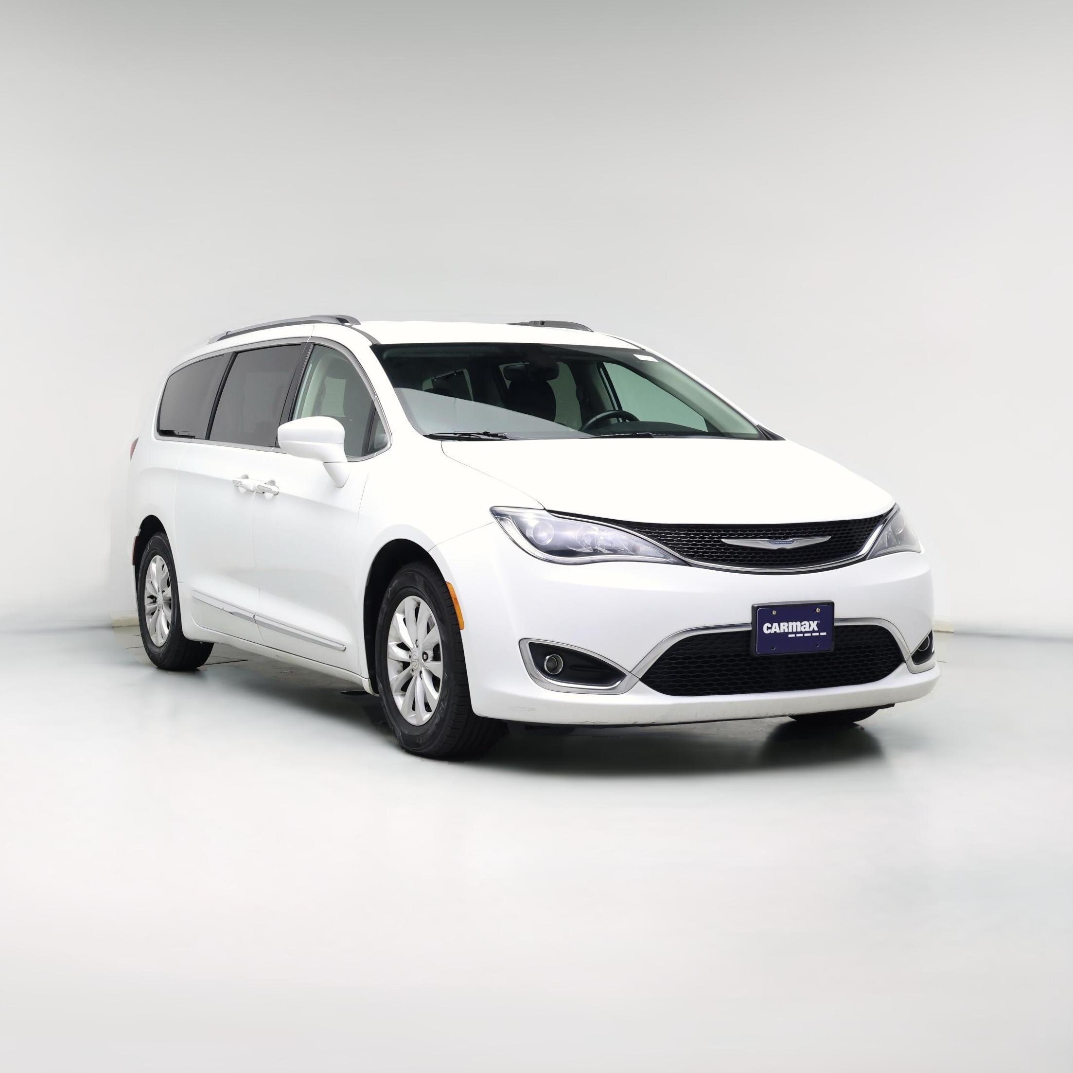 Thumbnail: 2018 Chrysler Pacifica - 1