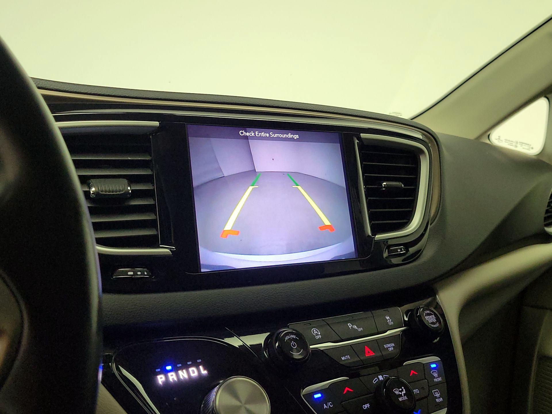 Thumbnail: 2018 Chrysler Pacifica - 15