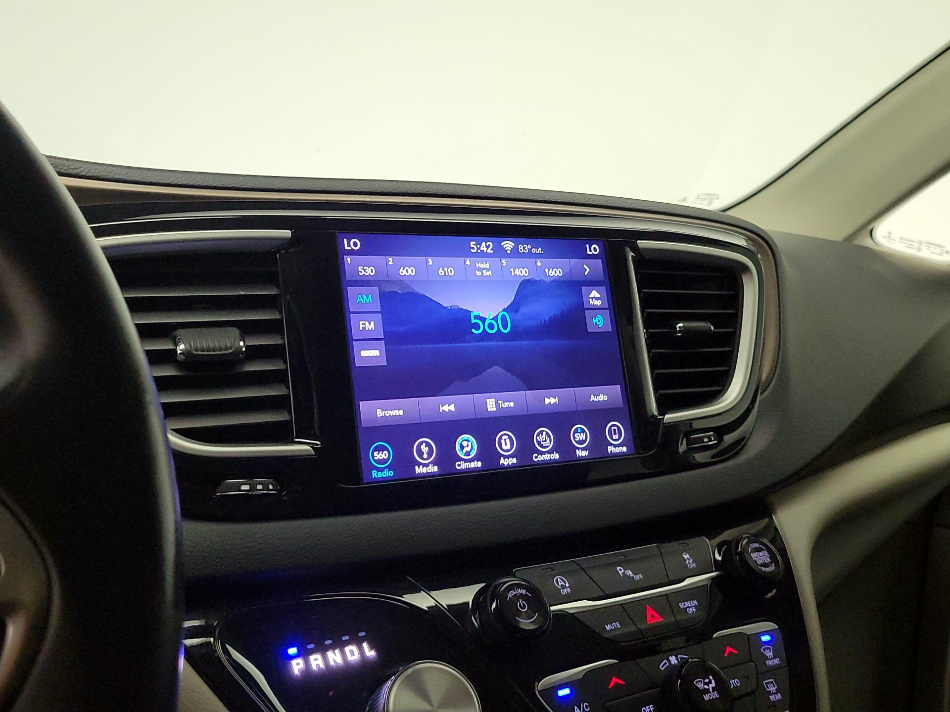 Thumbnail: 2018 Chrysler Pacifica - 16