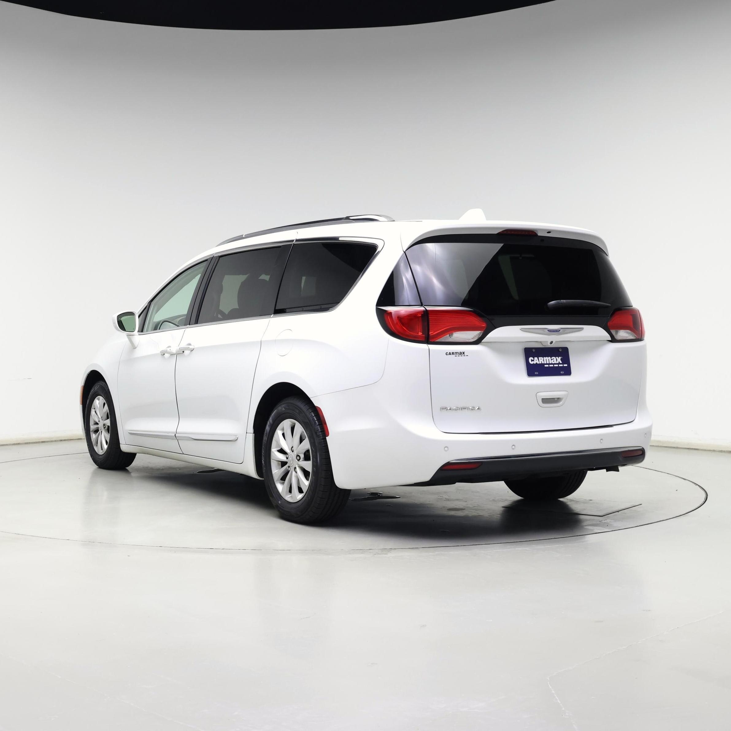 Thumbnail: 2018 Chrysler Pacifica - 2