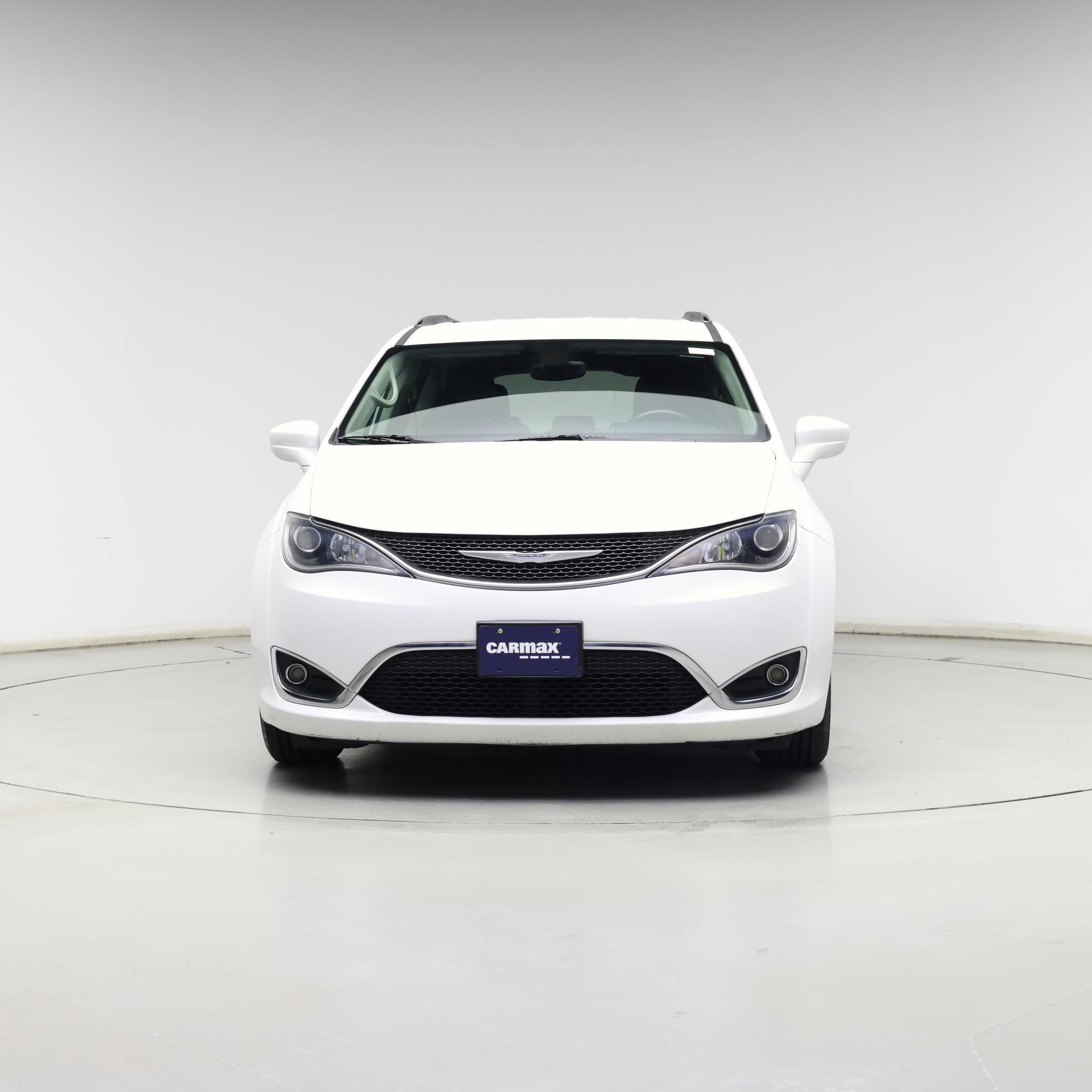 Thumbnail: 2018 Chrysler Pacifica - 5