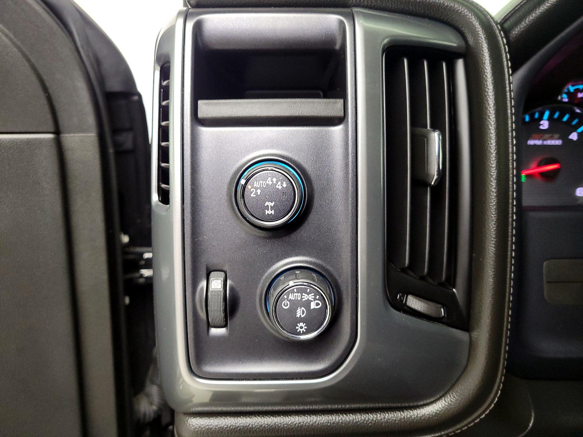 Thumbnail: 2017 Chevrolet Silverado 1500 - 13