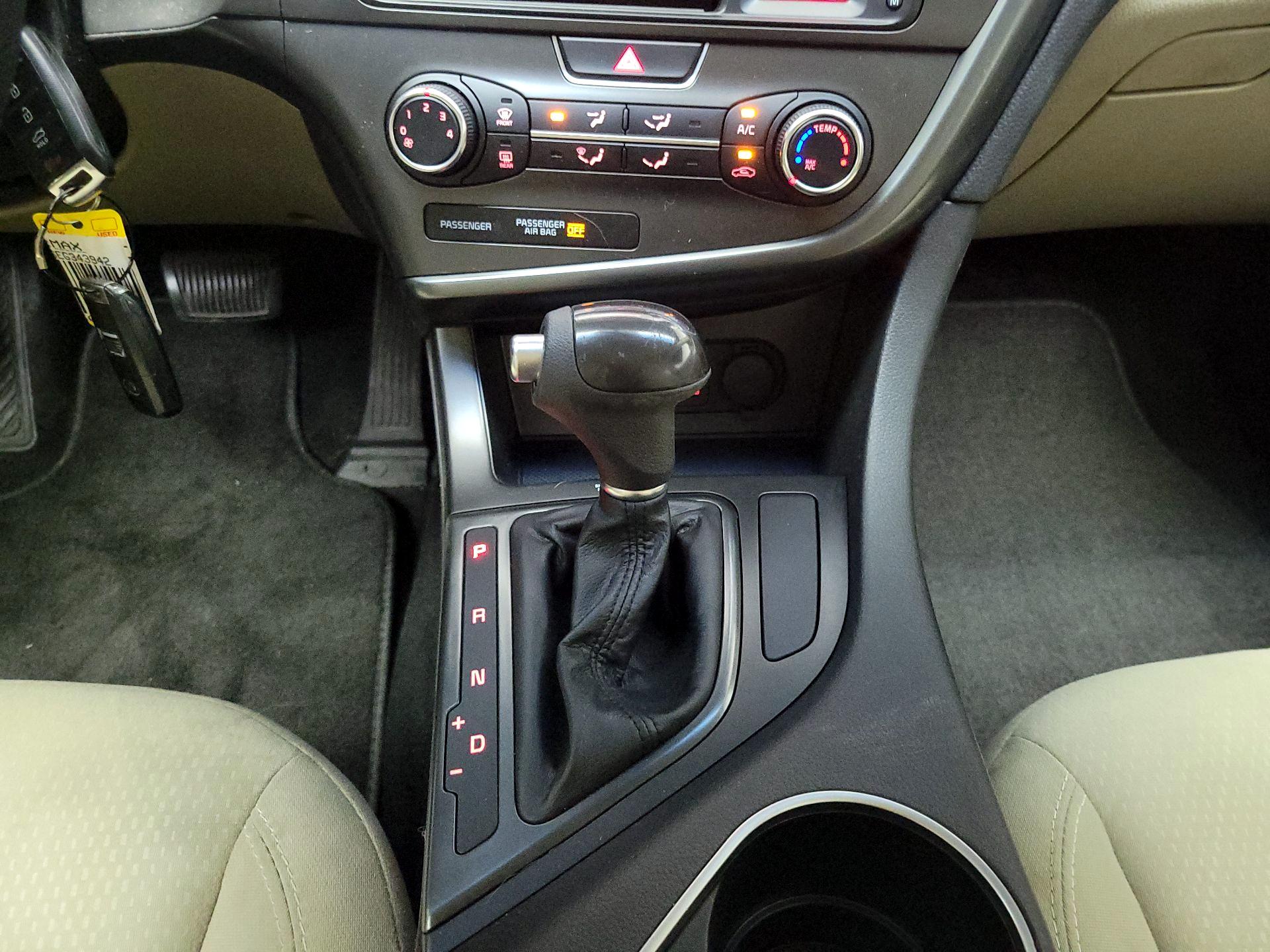 Thumbnail: 2014 Kia Optima - 16