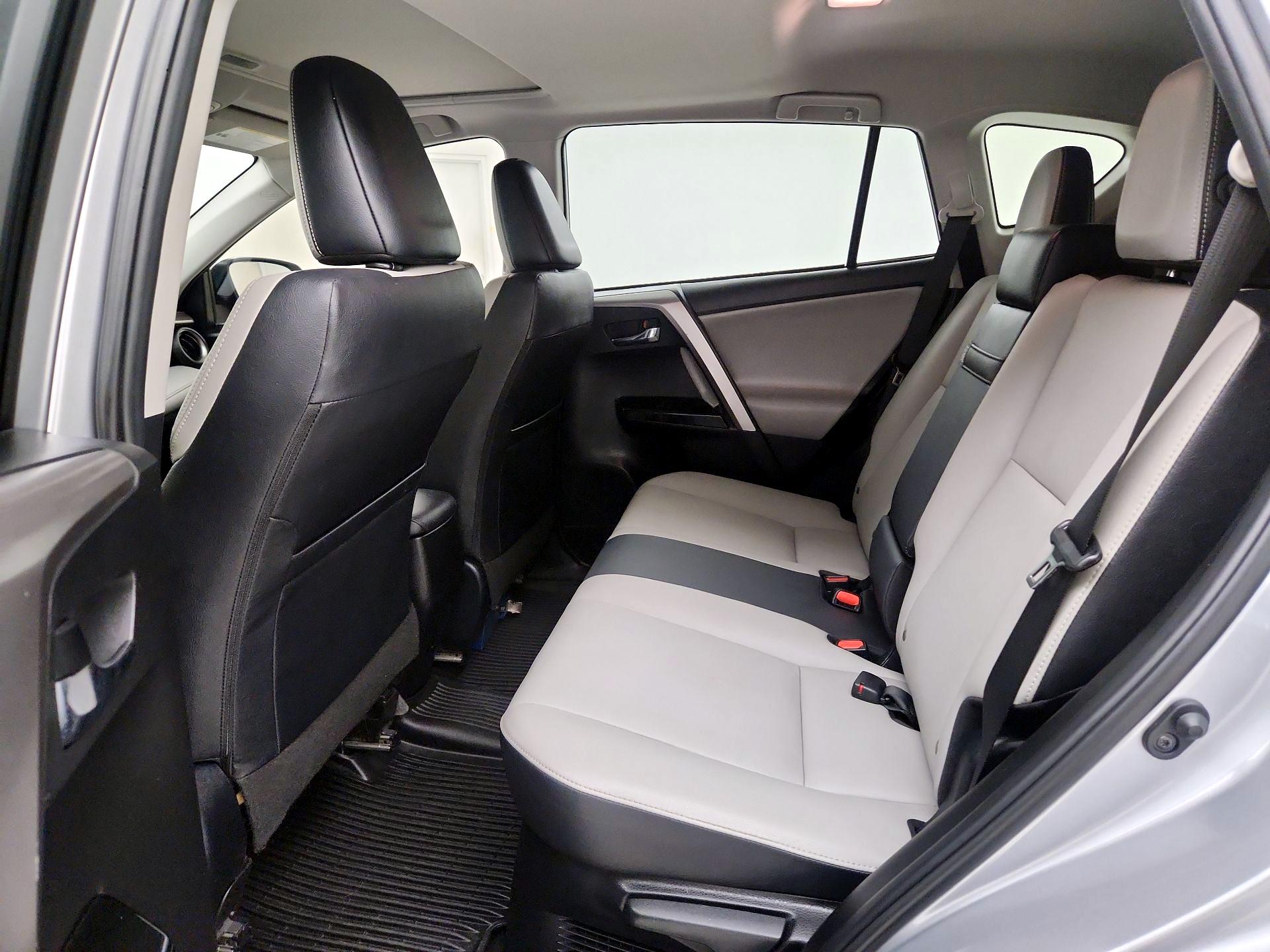 Thumbnail: 2018 Toyota RAV4 - 20