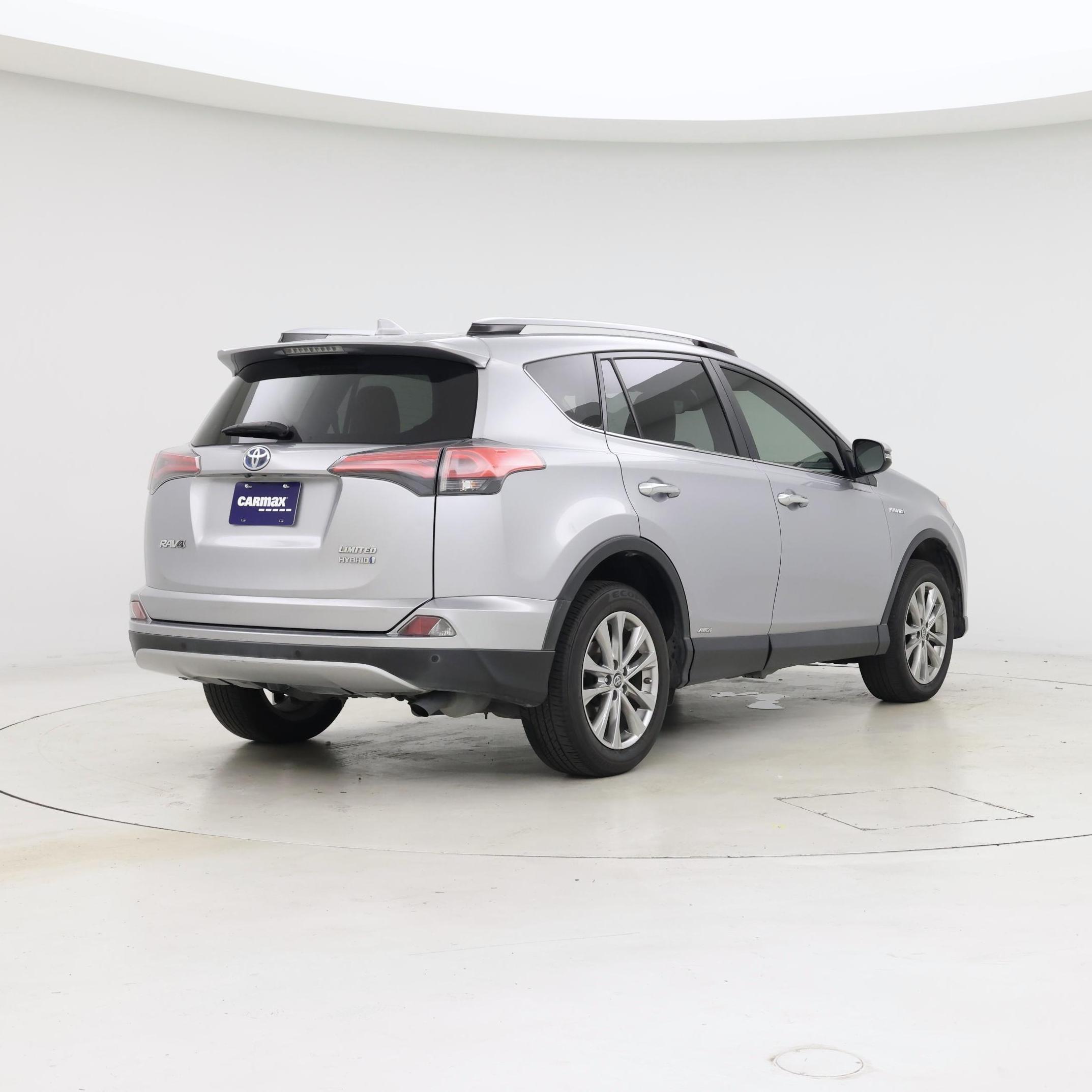 Thumbnail: 2018 Toyota RAV4 - 8