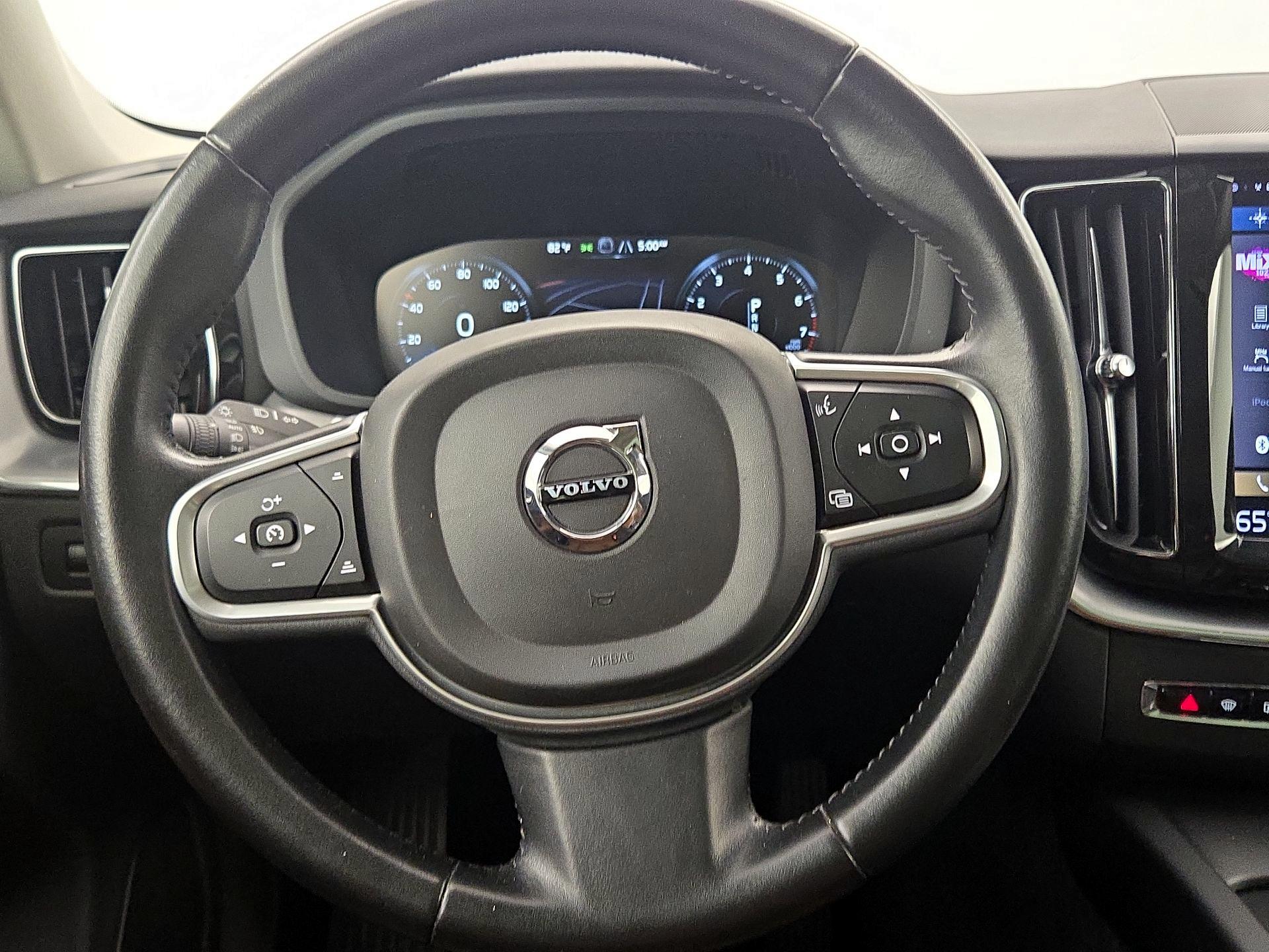 Thumbnail: 2018 Volvo XC60 - 10