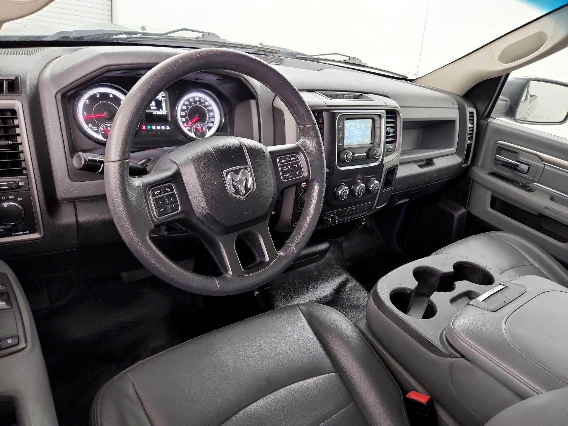 Thumbnail: 2020 RAM 1500 Classic - 9