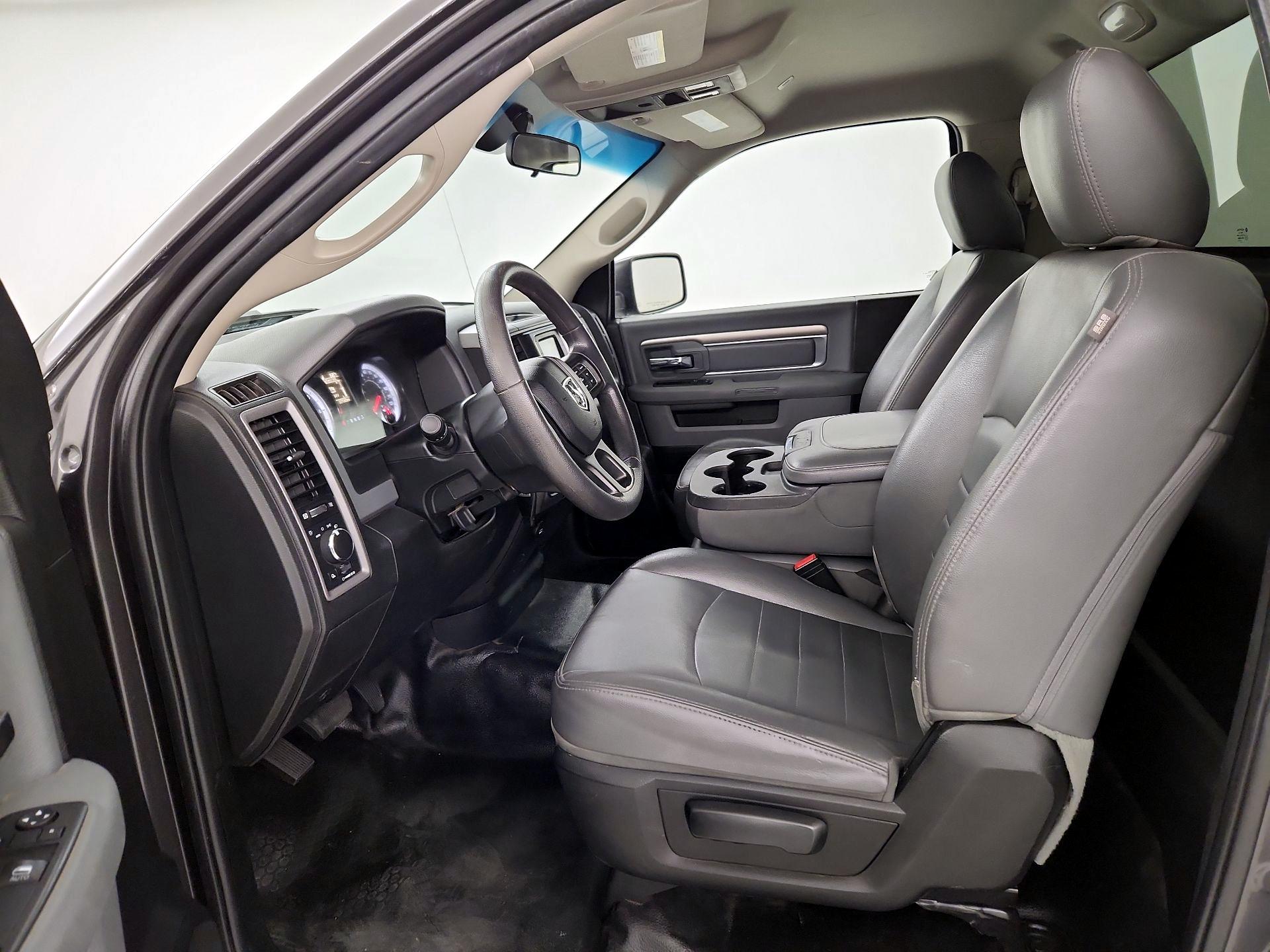 Thumbnail: 2020 RAM 1500 Classic - 11