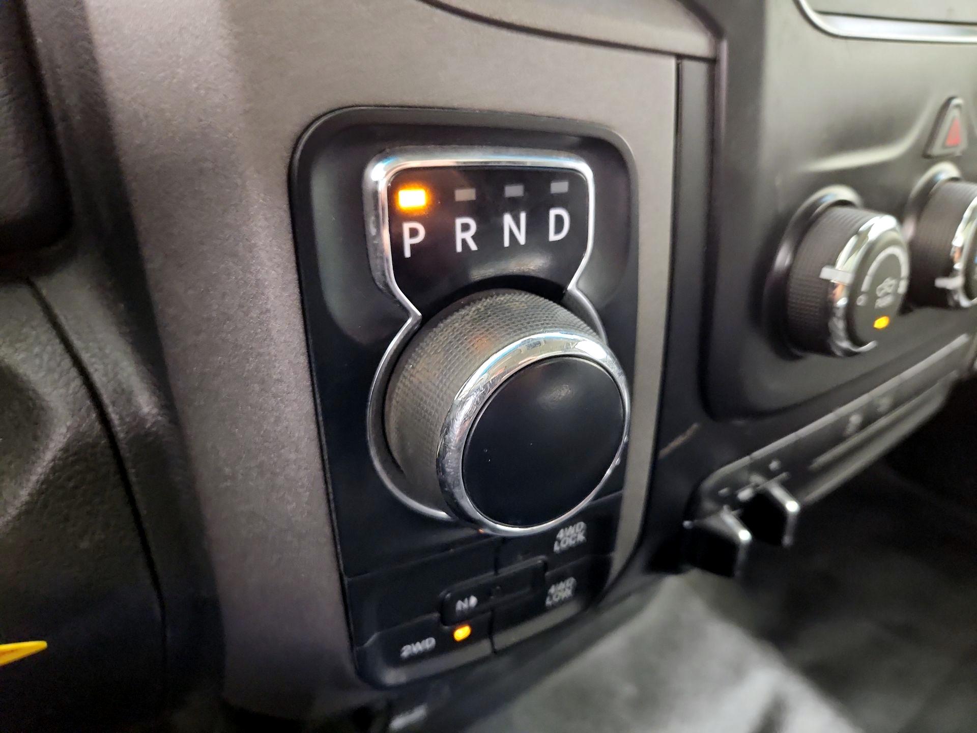 Thumbnail: 2020 RAM 1500 Classic - 16