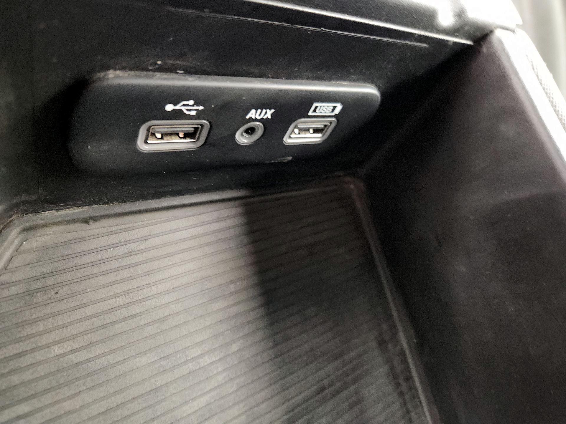 Thumbnail: 2020 RAM 1500 Classic - 17