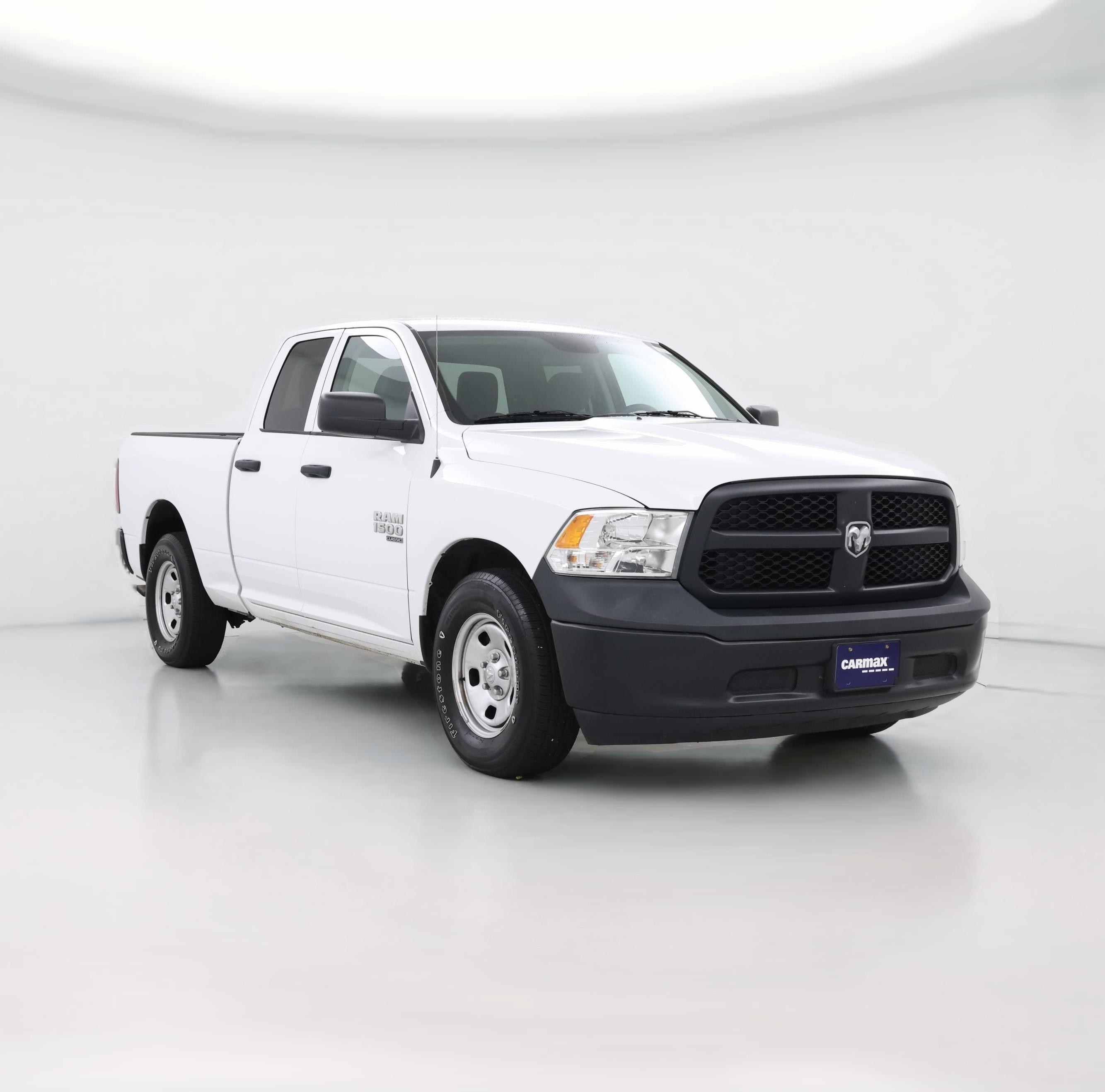 Thumbnail: 2020 RAM 1500 Classic - 1