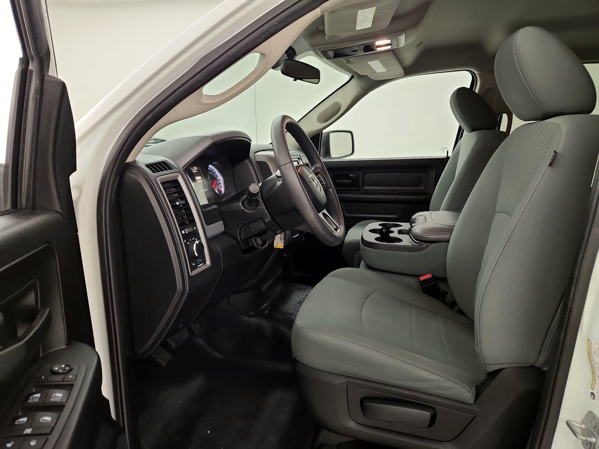 Thumbnail: 2020 RAM 1500 Classic - 11
