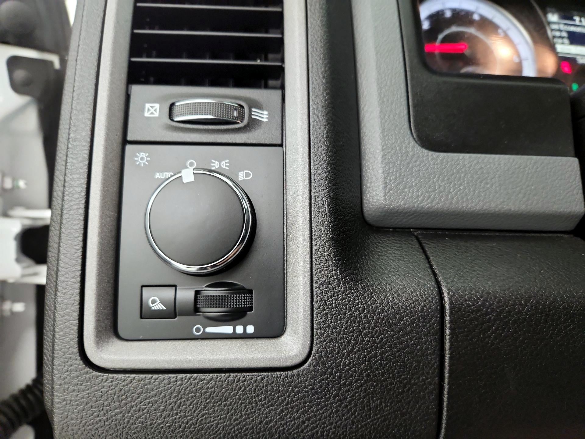Thumbnail: 2020 RAM 1500 Classic - 13