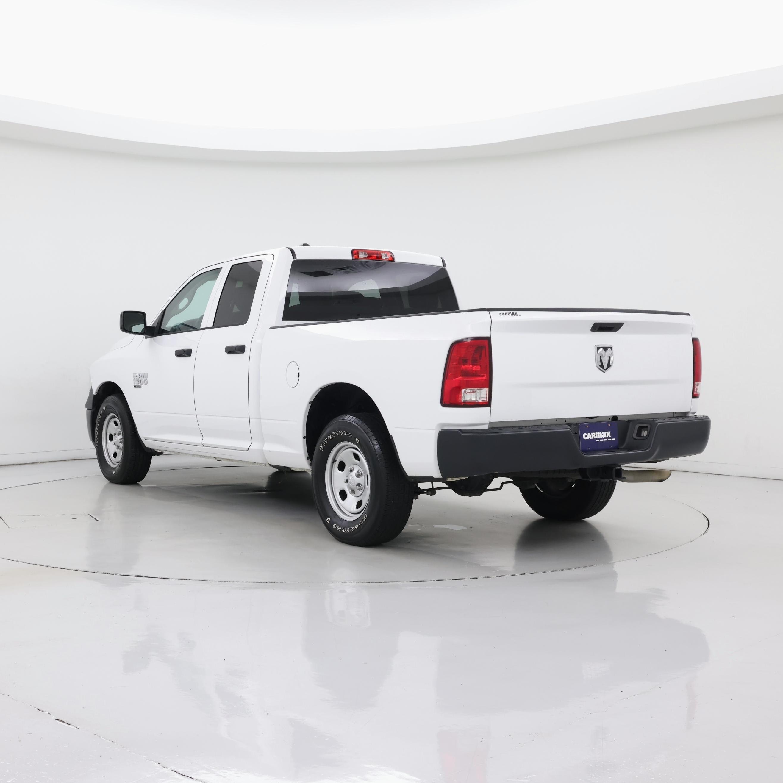 Thumbnail: 2020 RAM 1500 Classic - 2