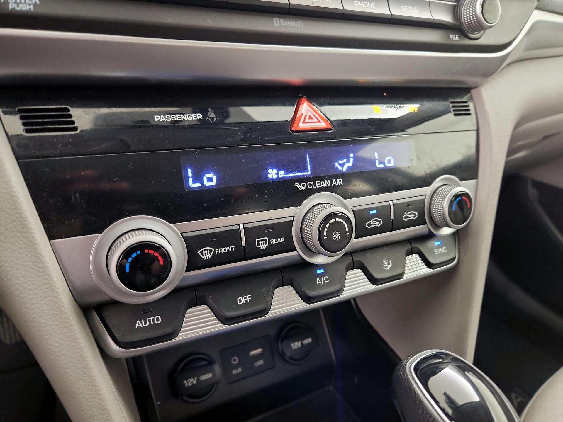 Thumbnail: 2020 Hyundai Elantra - 16