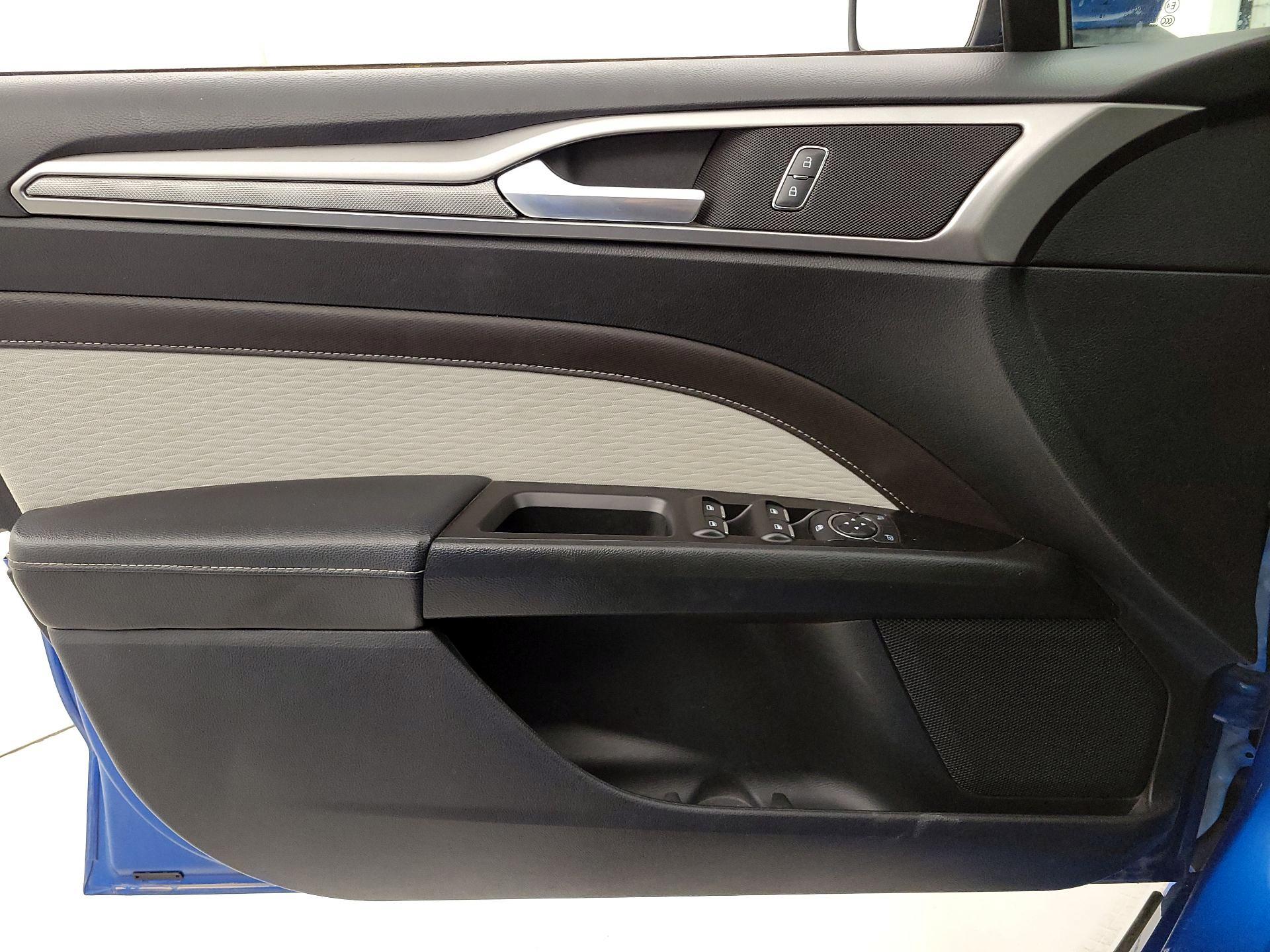 Thumbnail: 2019 Ford Fusion - 12
