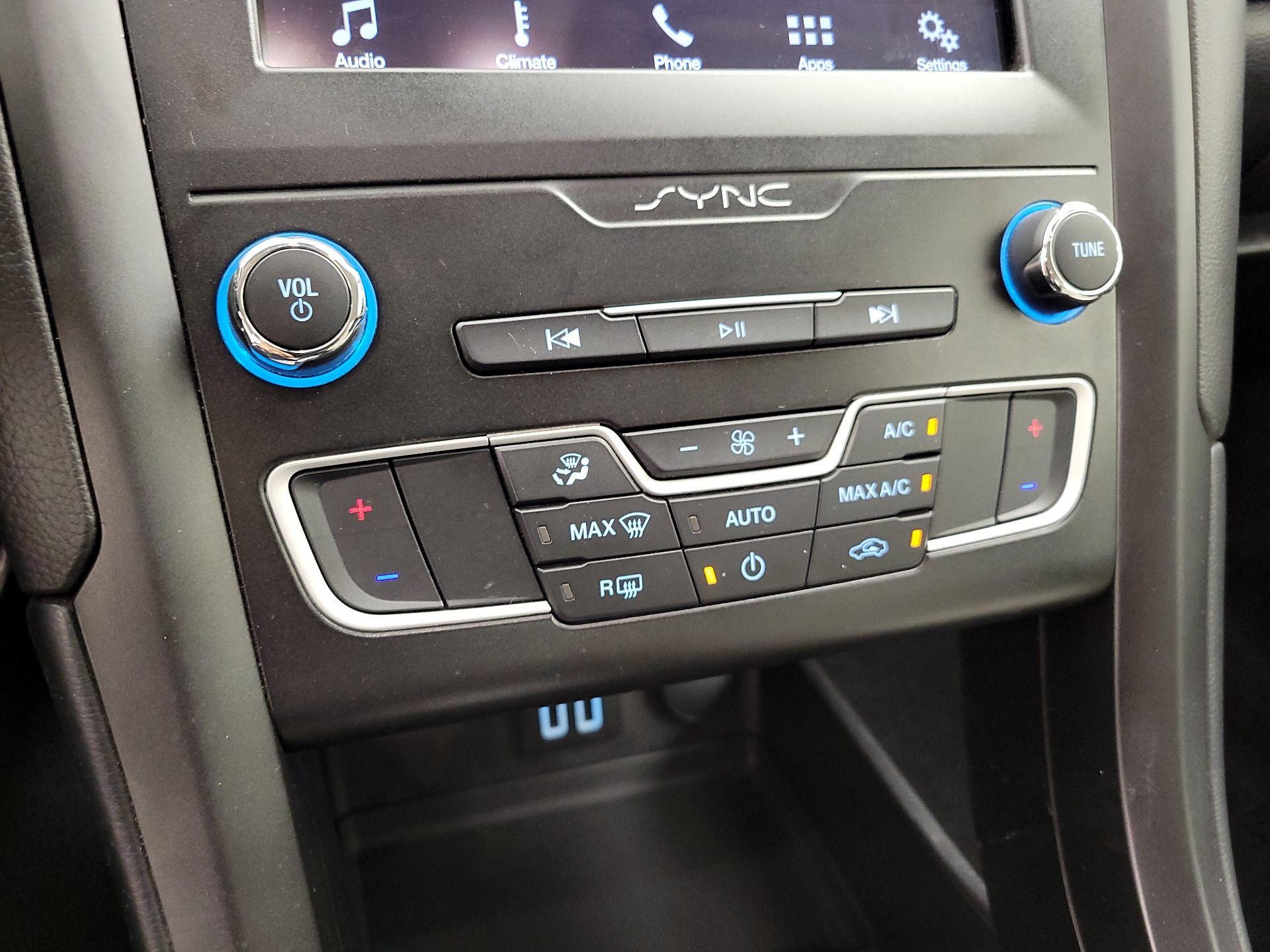 Thumbnail: 2019 Ford Fusion - 16
