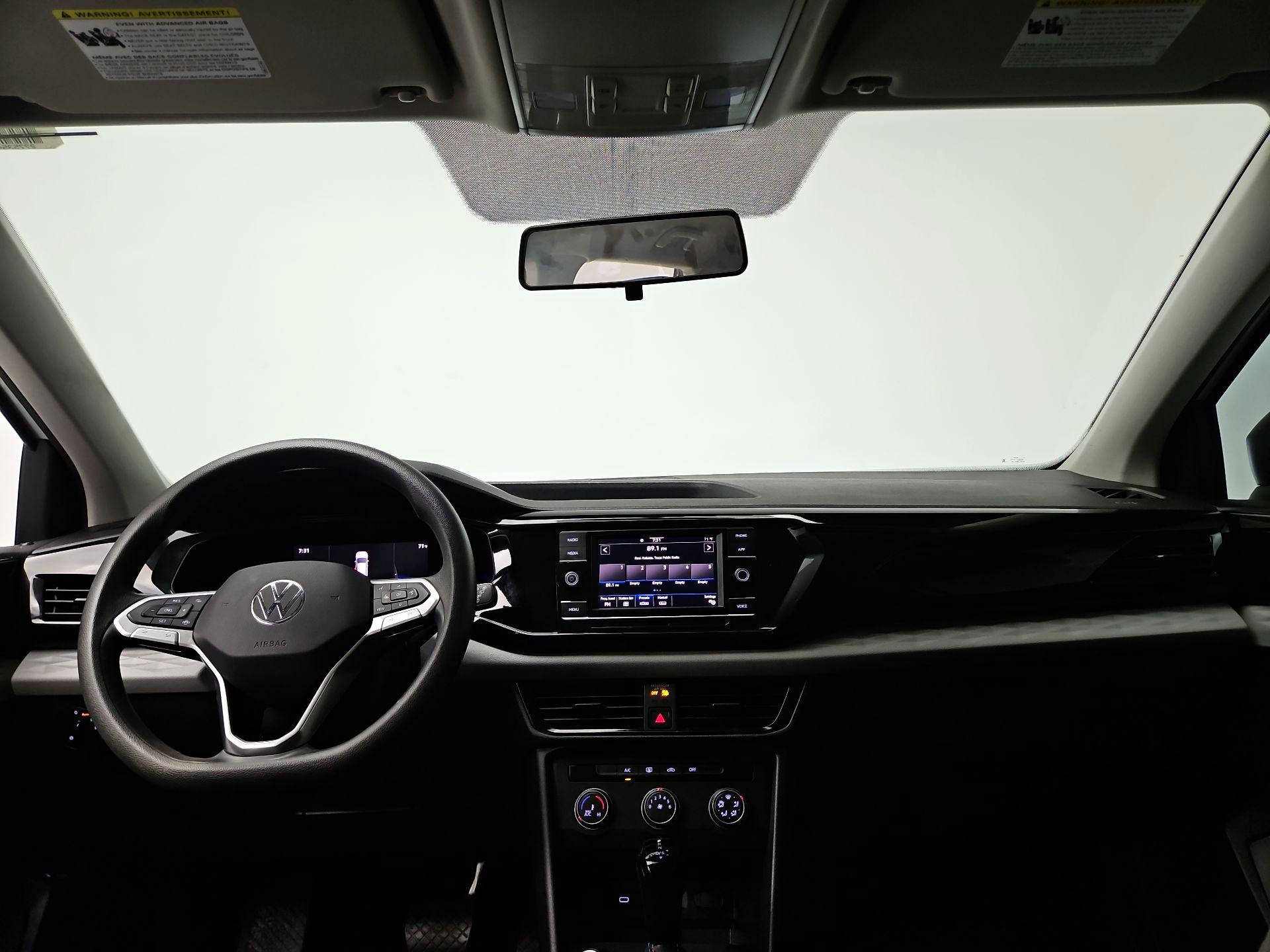 Thumbnail: 2022 Volkswagen Taos - 9