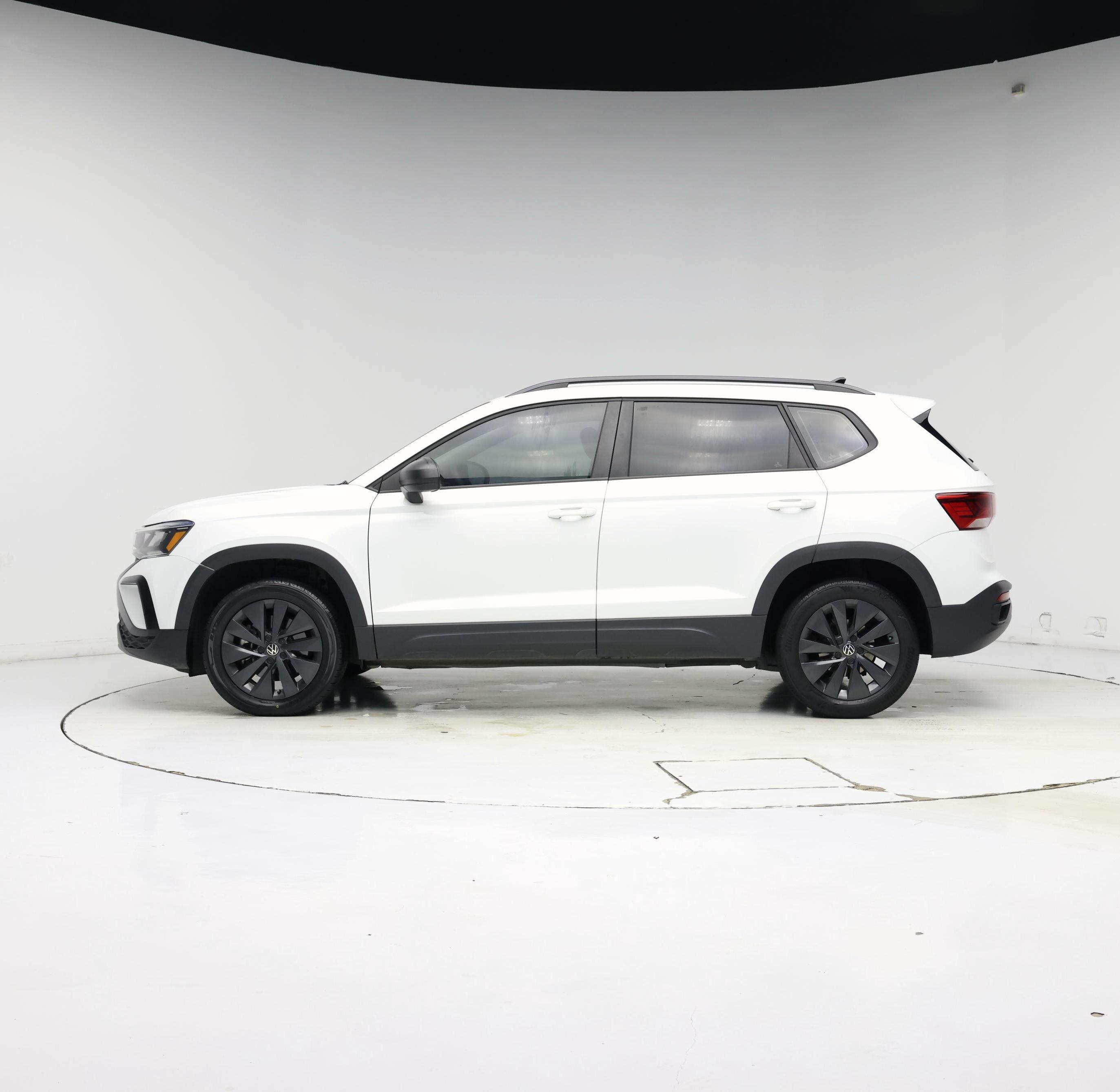 Thumbnail: 2022 Volkswagen Taos - 3