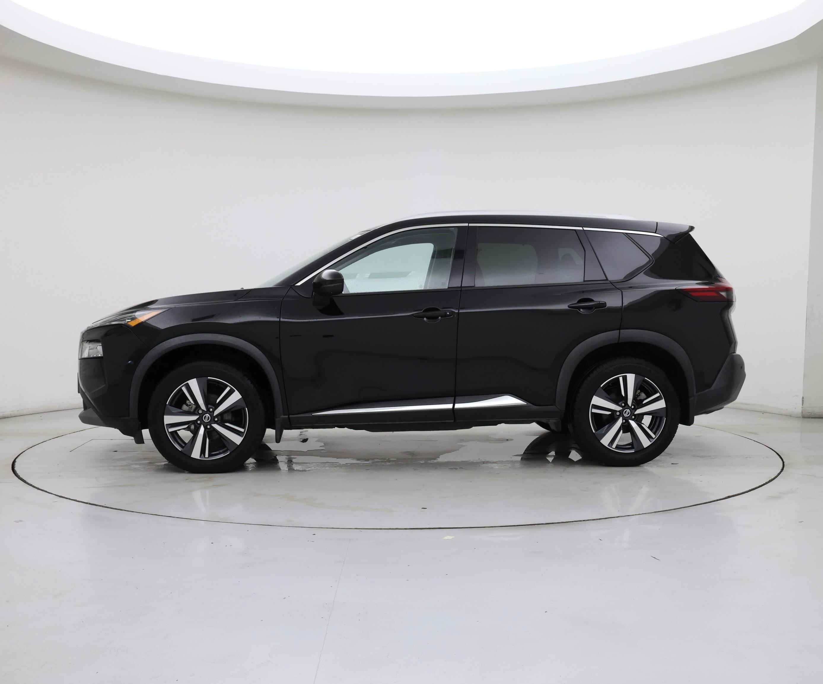 Thumbnail: 2021 Nissan Rogue - 3